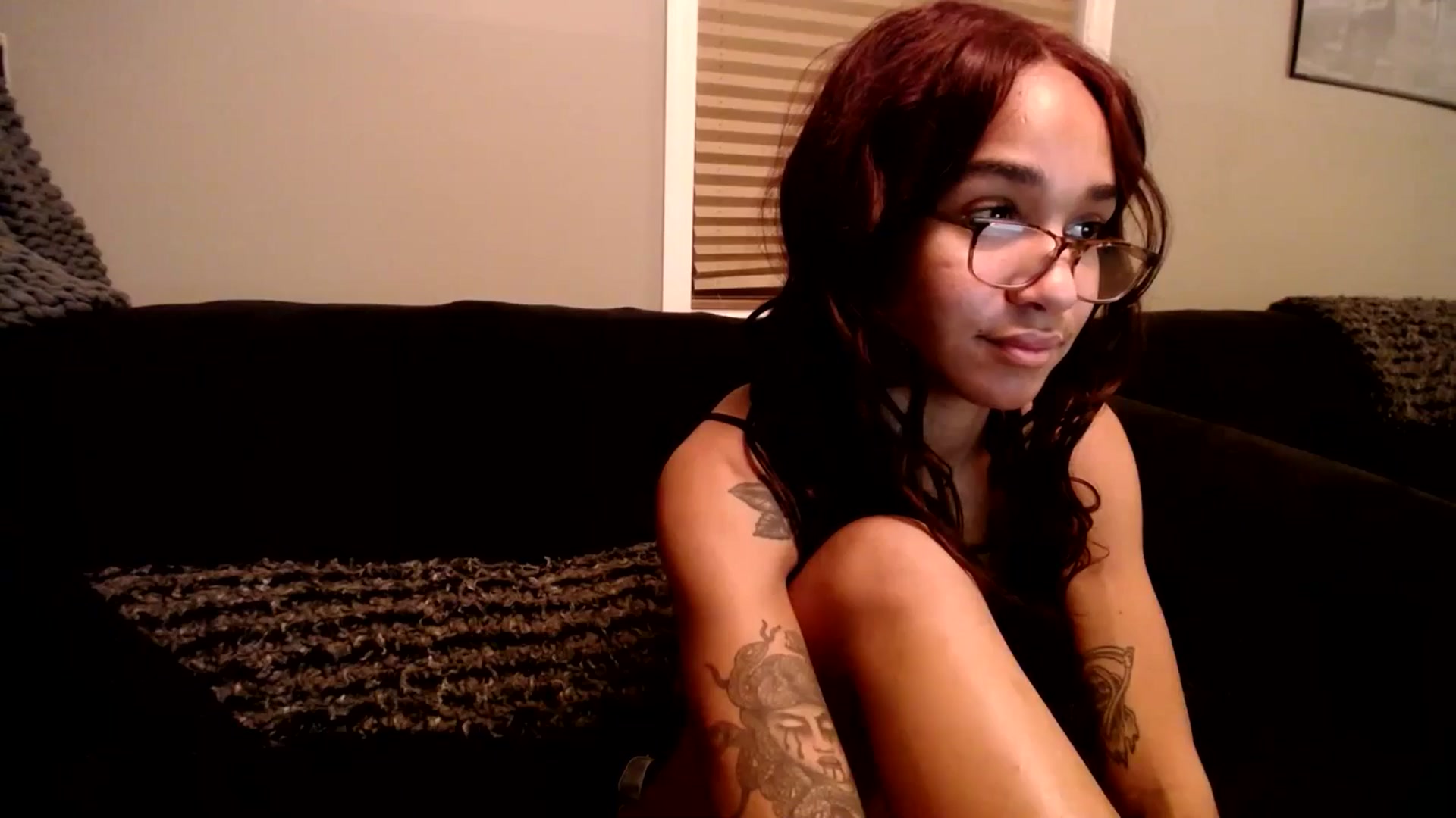 Gallery image thumbnail from KarmaLove's myfreecams stream on, 12/11/2024, 06:52 image 19 of 20