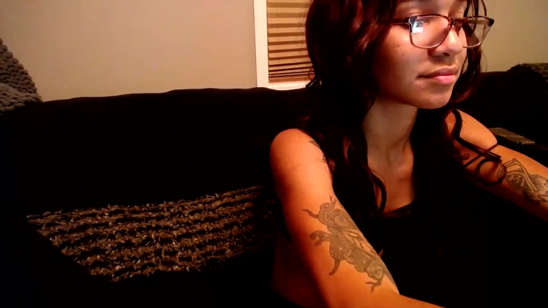 Gallery image thumbnail from KarmaLove's myfreecams stream on, 12/12/2024, 01:51 image 5 of 20