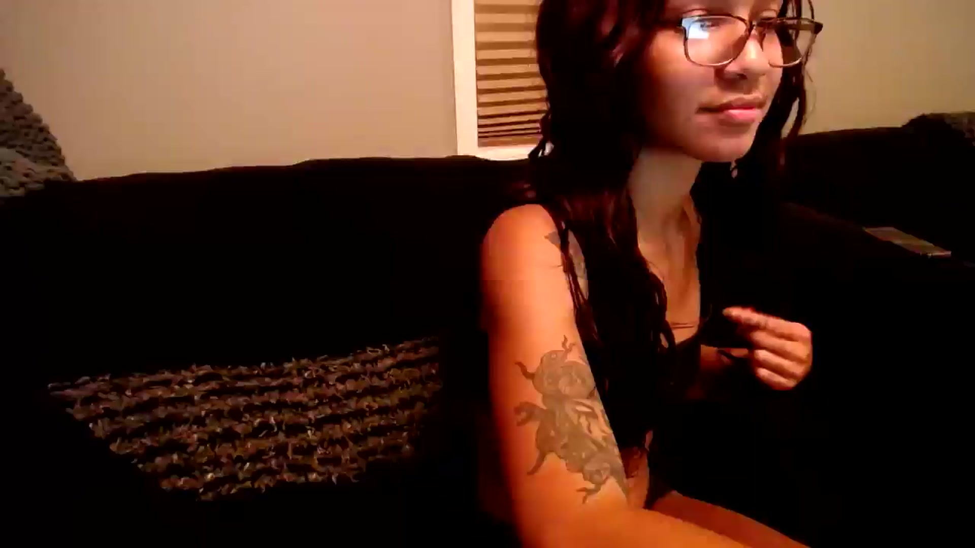 Gallery image thumbnail from KarmaLove's myfreecams stream on, 12/12/2024, 01:51 image 4 of 20