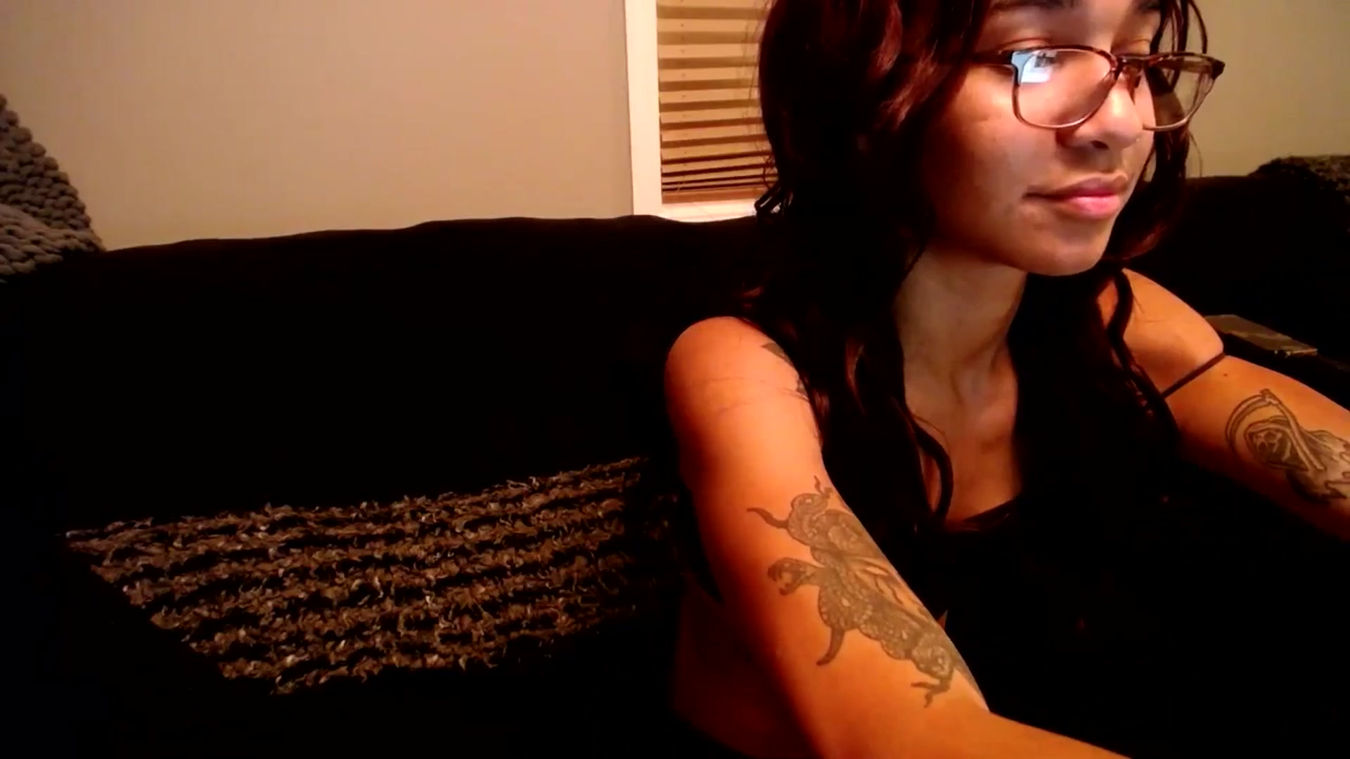 Gallery image thumbnail from KarmaLove's myfreecams stream on, 12/12/2024, 01:51 image 6 of 20