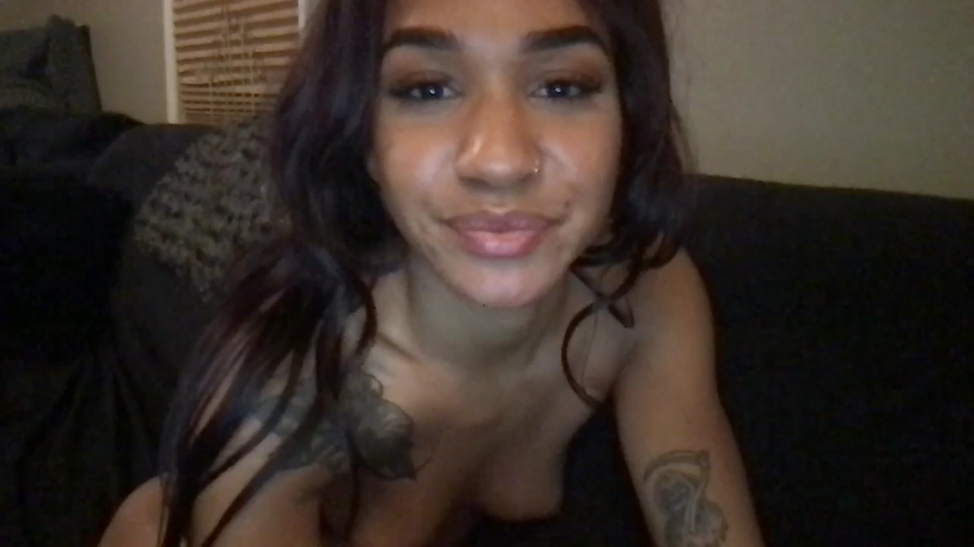 Gallery image thumbnail from KarmaLove's myfreecams stream on, 12/14/2024, 08:39 image 1 of 20