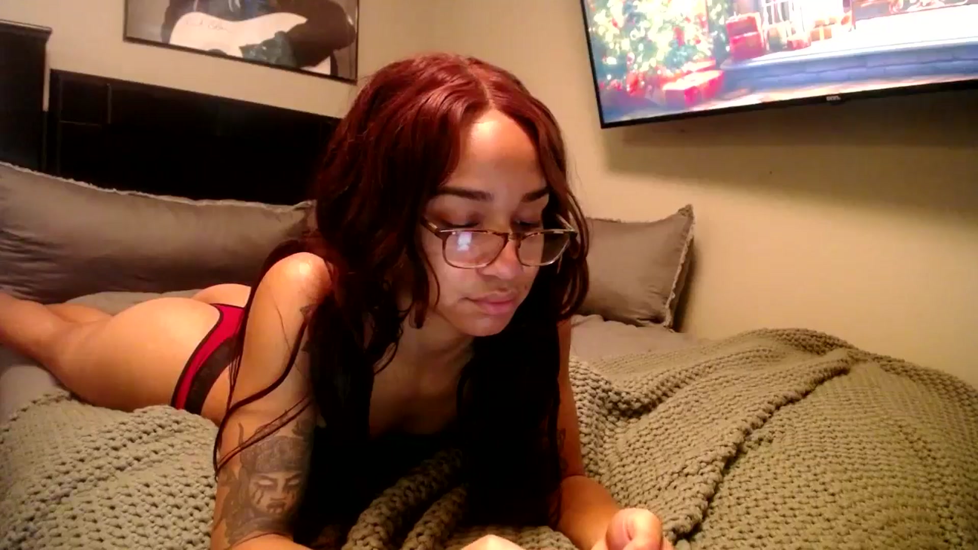 Gallery image thumbnail from KarmaLove's myfreecams stream on, 12/15/2024, 19:32 image 2 of 20