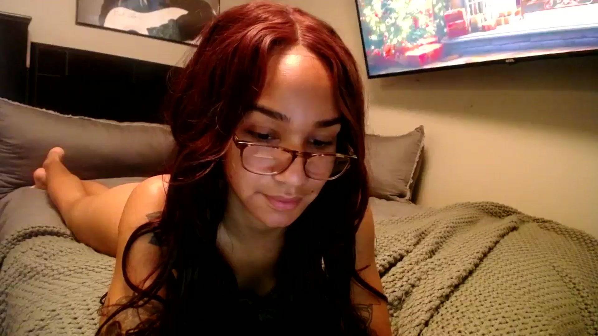 Gallery image thumbnail from KarmaLove's myfreecams stream on, 12/15/2024, 19:32 image 15 of 20