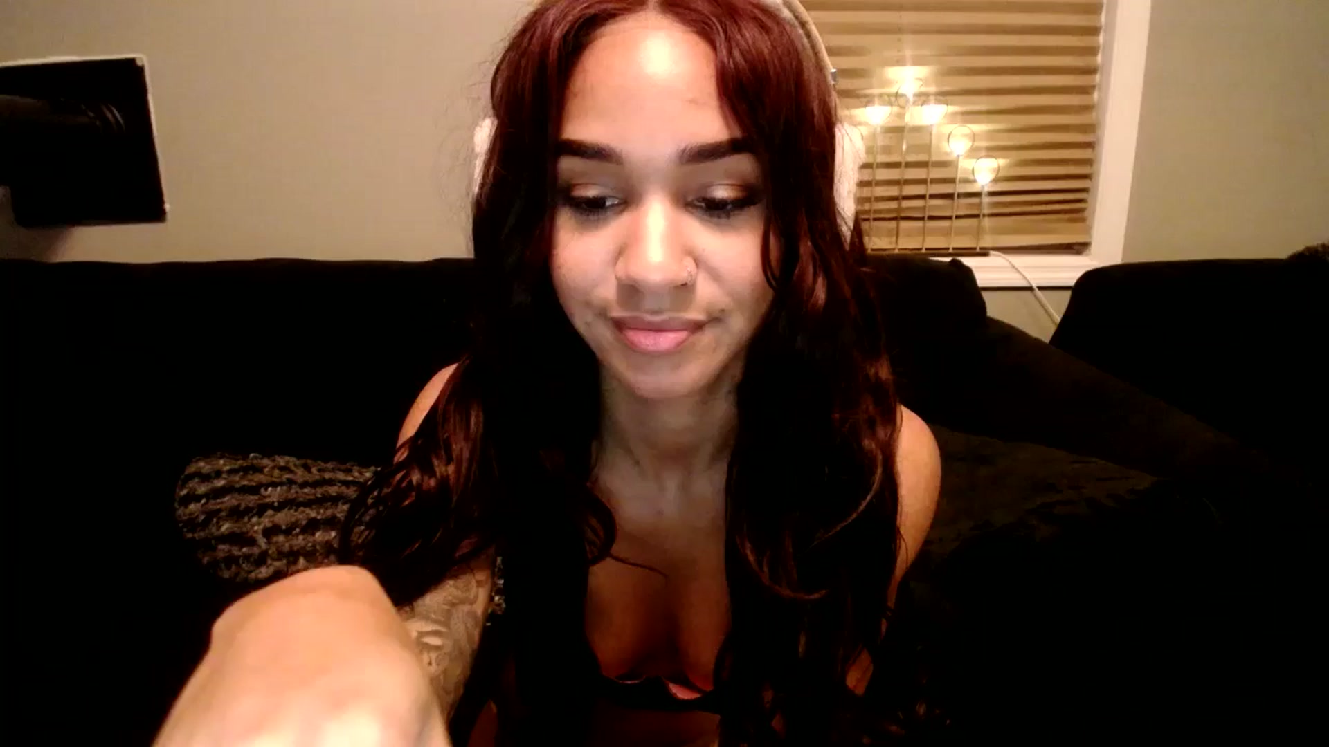 Gallery image thumbnail from KarmaLove's myfreecams stream on, 12/22/2024, 01:13 image 18 of 20