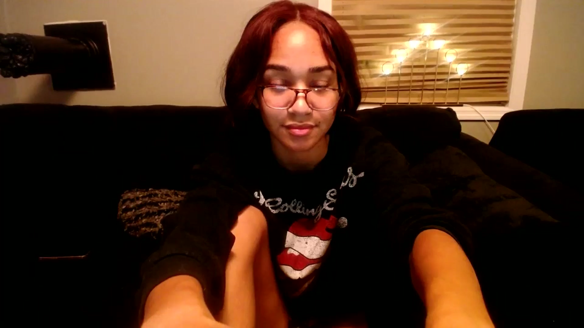 Gallery image thumbnail from KarmaLove's myfreecams stream on, 12/24/2024, 06:23 image 17 of 20