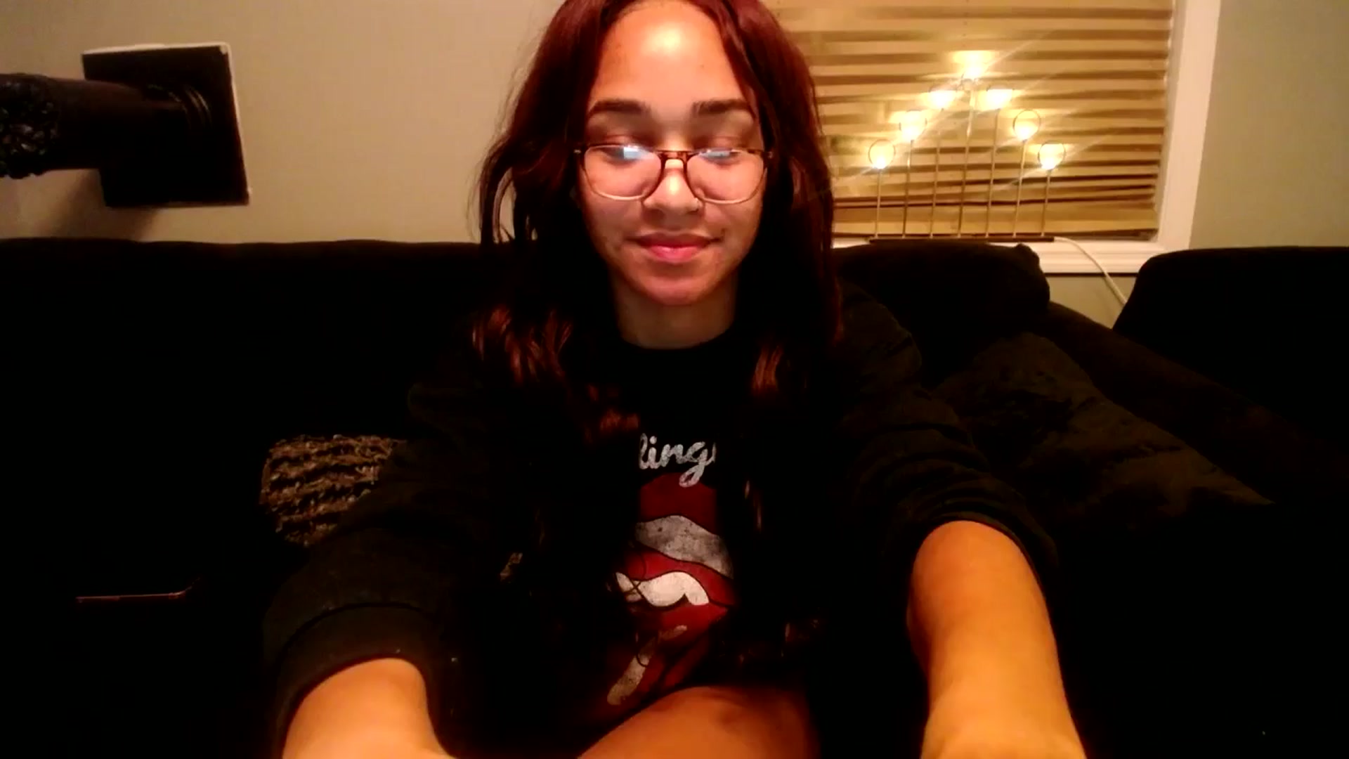 Gallery image thumbnail from KarmaLove's myfreecams stream on, 12/24/2024, 06:23 image 20 of 20