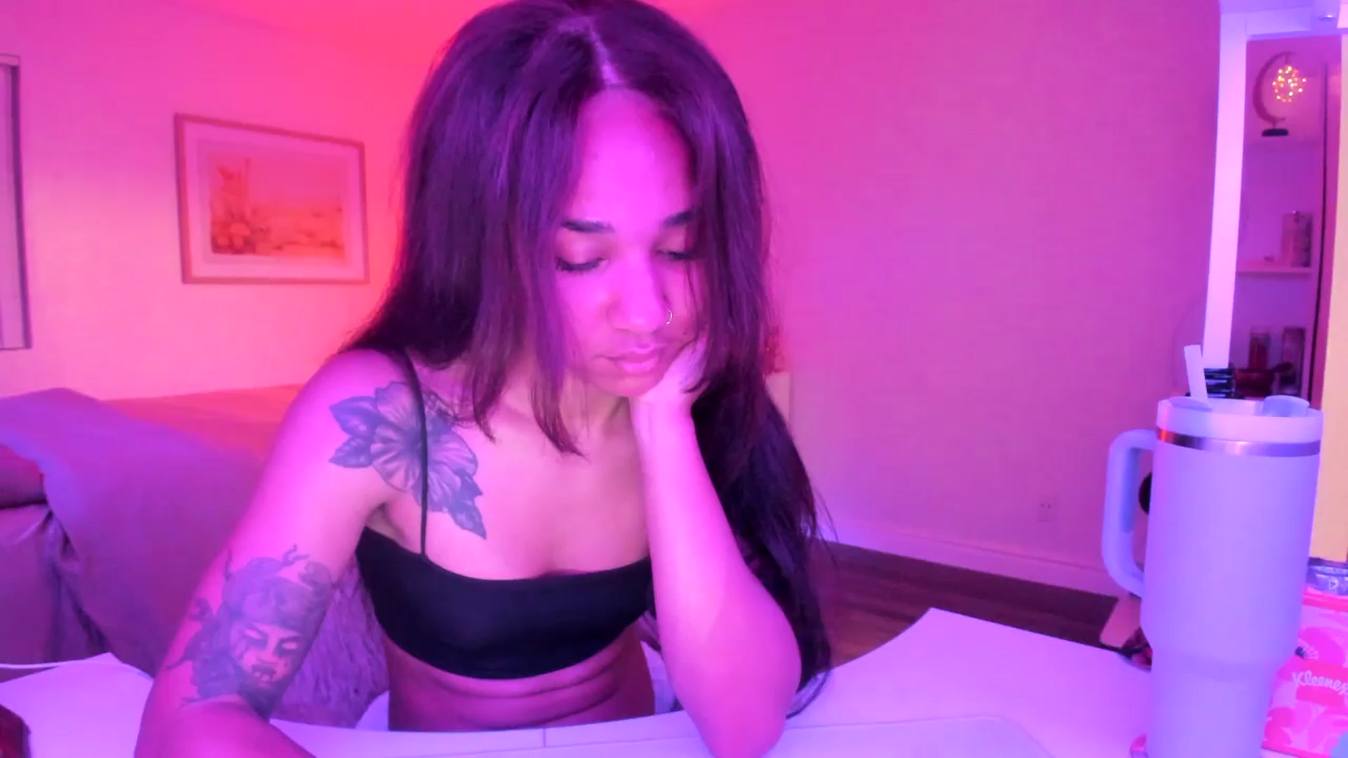 Gallery image thumbnail from KarmaLove's myfreecams stream on, 08/01/2025, 05:28 image 19 of 20