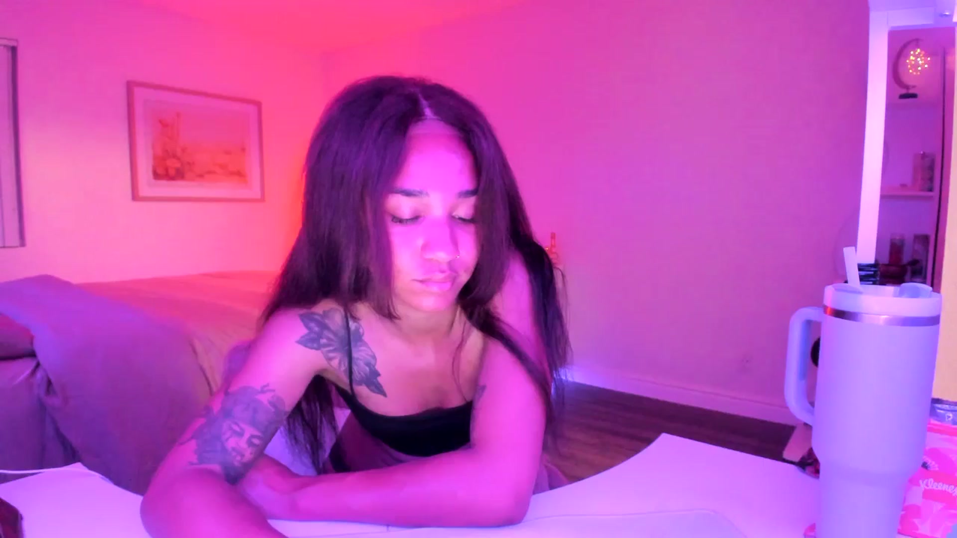 Gallery image thumbnail from KarmaLove's myfreecams stream on, 08/01/2025, 05:28 image 15 of 20