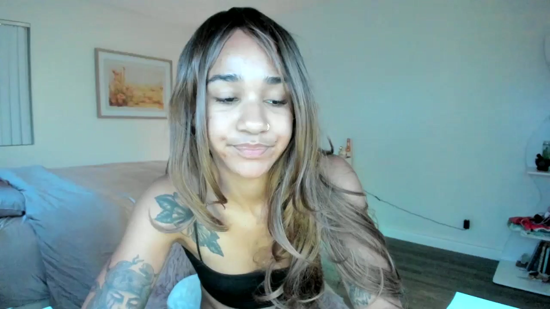 Gallery image thumbnail from KarmaLove's myfreecams stream on, 10/14/2025, 03:45 image 12 of 20