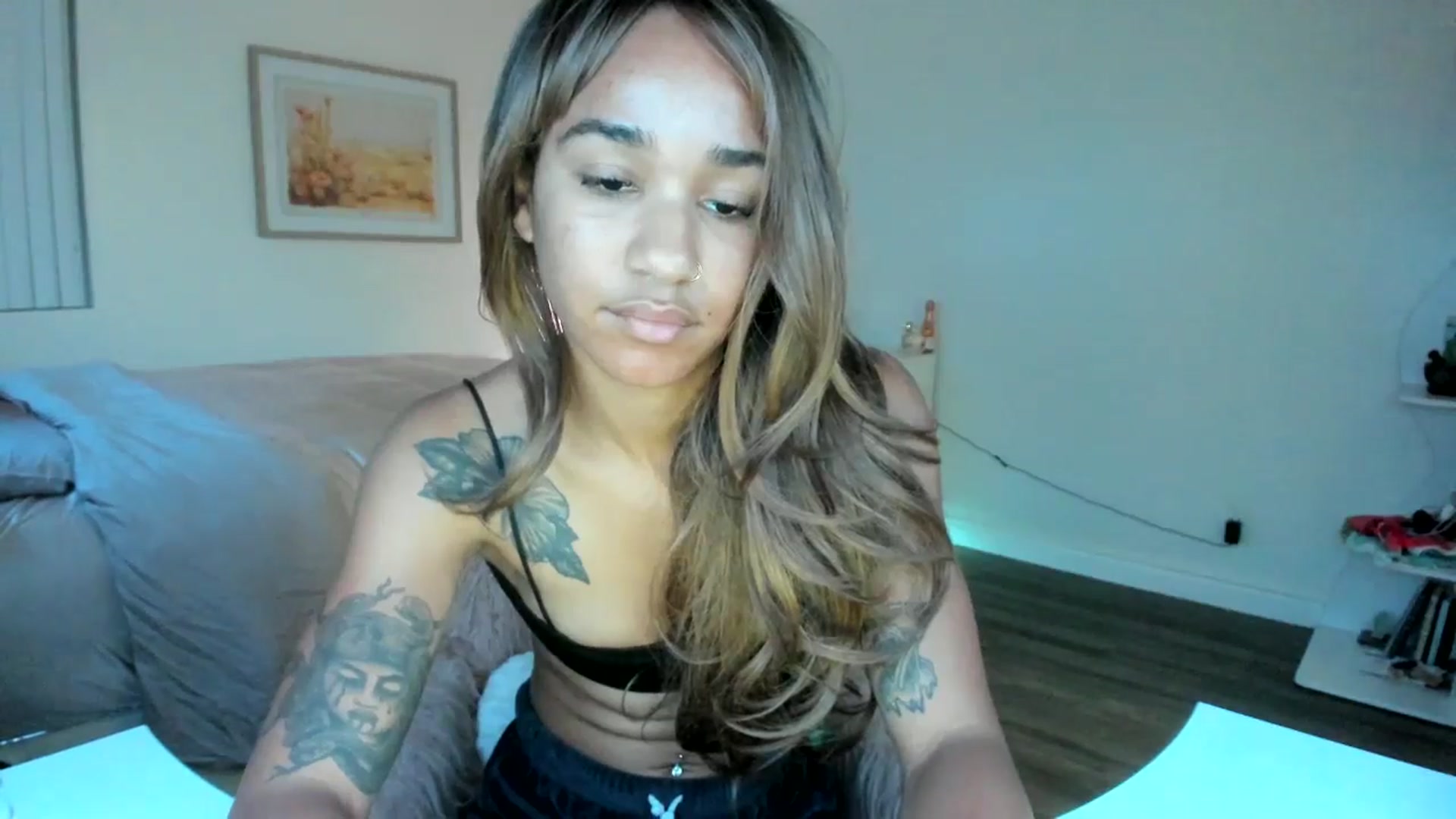 Gallery image thumbnail from KarmaLove's myfreecams stream on, 10/14/2025, 06:10 image 7 of 20
