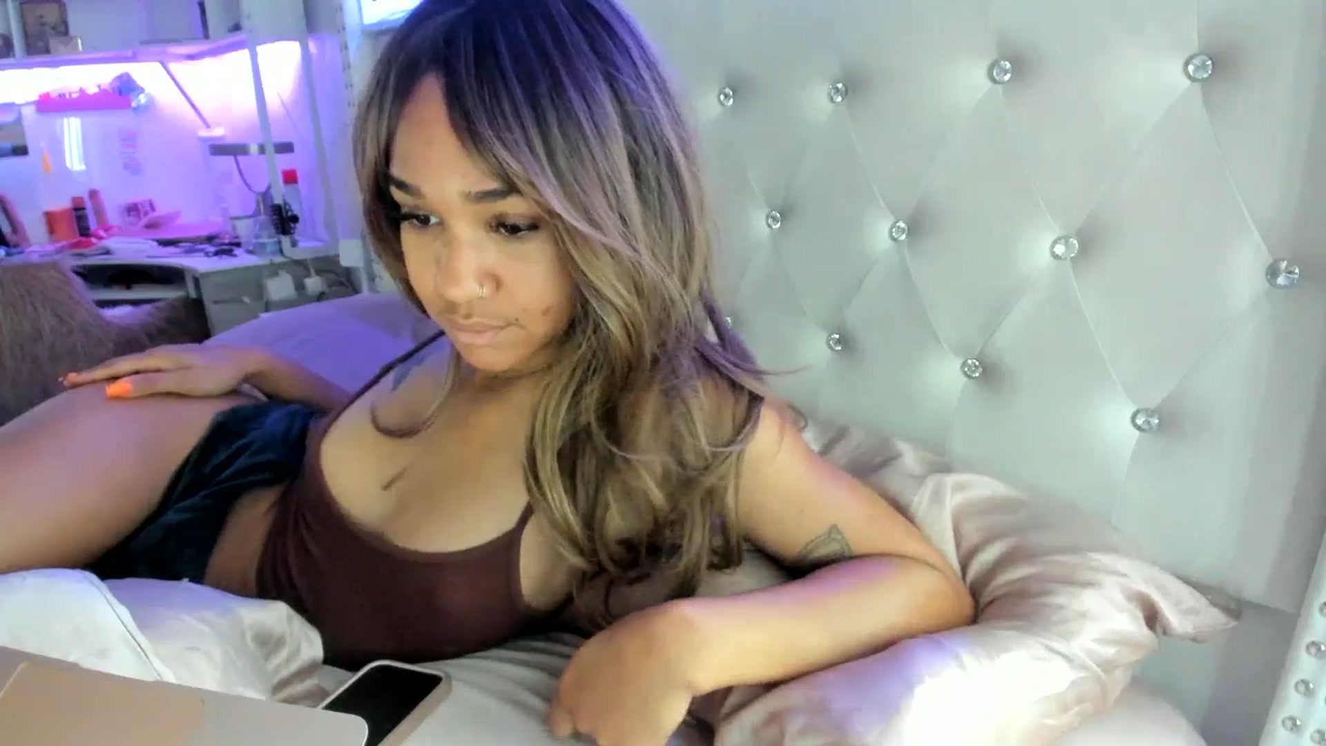 Gallery image thumbnail from KarmaLove's myfreecams stream on, 11/01/2025, 18:06 image 8 of 20