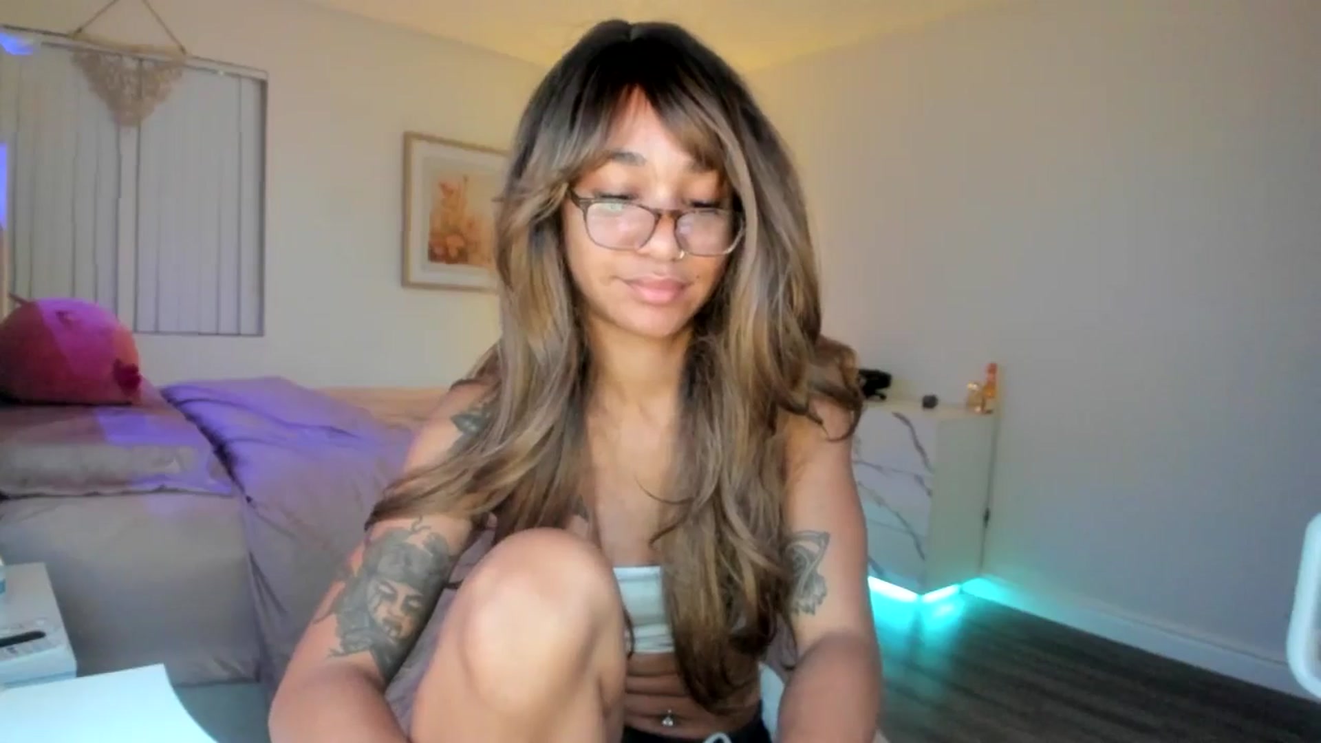 Gallery image thumbnail from KarmaLove's myfreecams stream on, 11/12/2025, 02:27 image 7 of 20