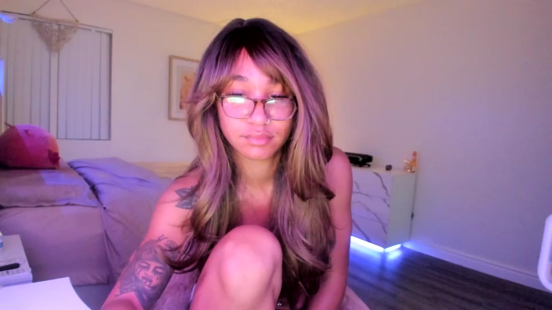 Gallery image thumbnail from KarmaLove's myfreecams stream on, 11/12/2025, 02:27 image 9 of 20