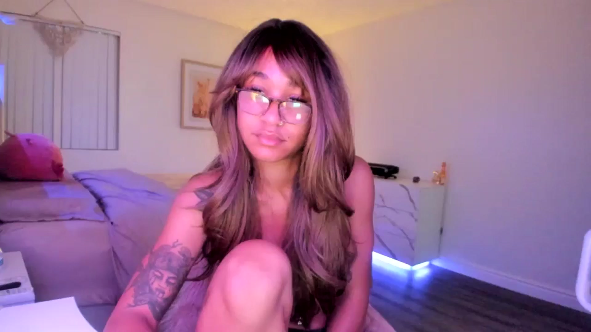 Gallery image thumbnail from KarmaLove's myfreecams stream on, 11/12/2025, 02:27 image 10 of 20