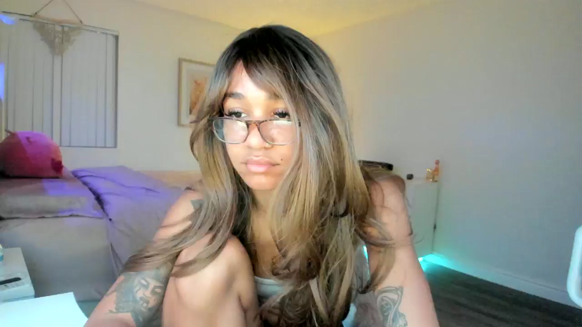 Gallery image thumbnail from KarmaLove's myfreecams stream on, 11/12/2025, 02:27 image 1 of 20