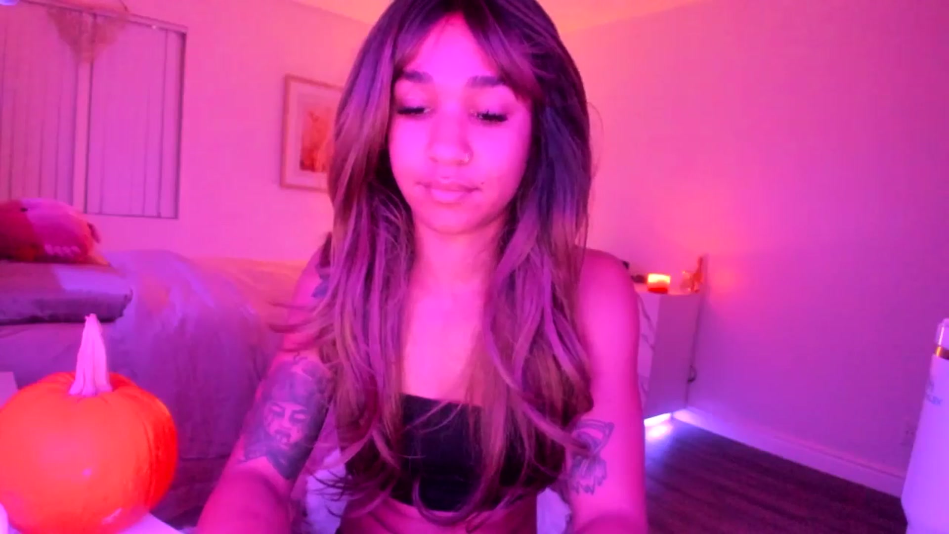 Gallery image thumbnail from KarmaLove's myfreecams stream on, 11/13/2025, 03:39 image 2 of 20