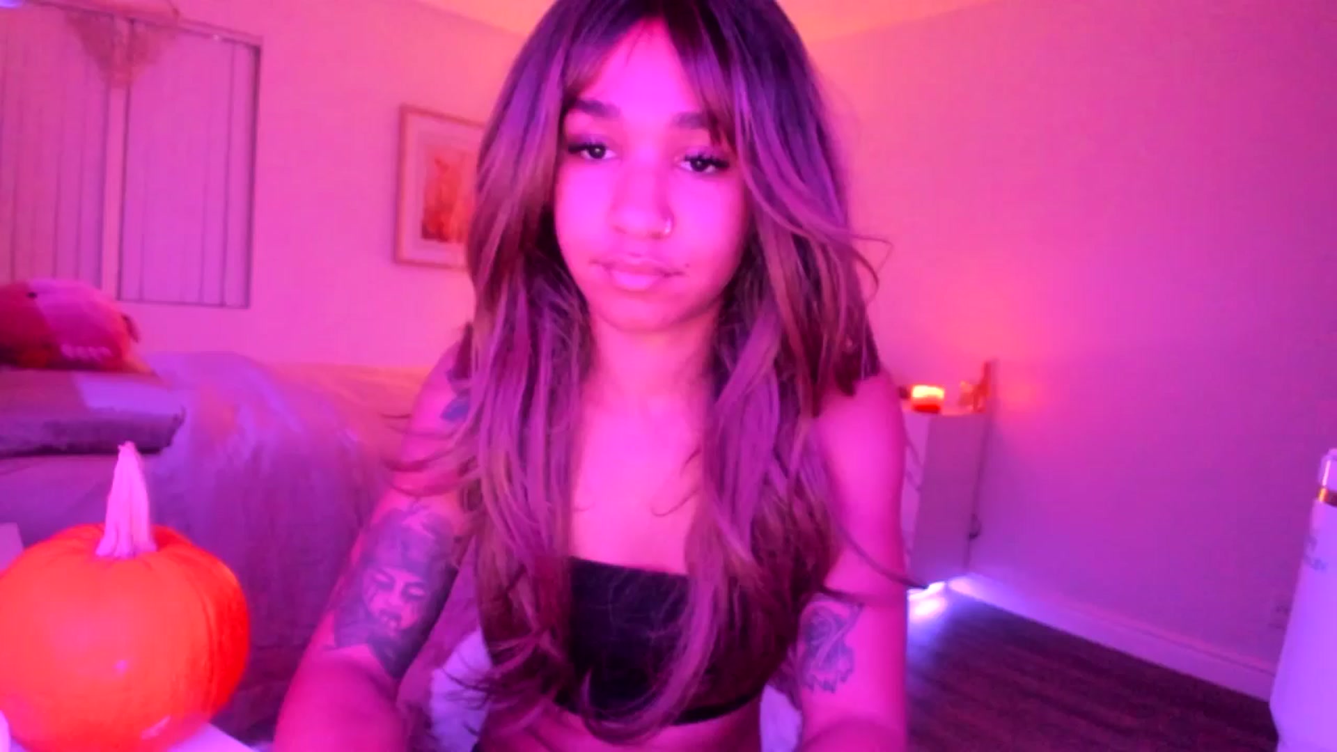 Gallery image thumbnail from KarmaLove's myfreecams stream on, 11/13/2025, 03:39 image 1 of 20