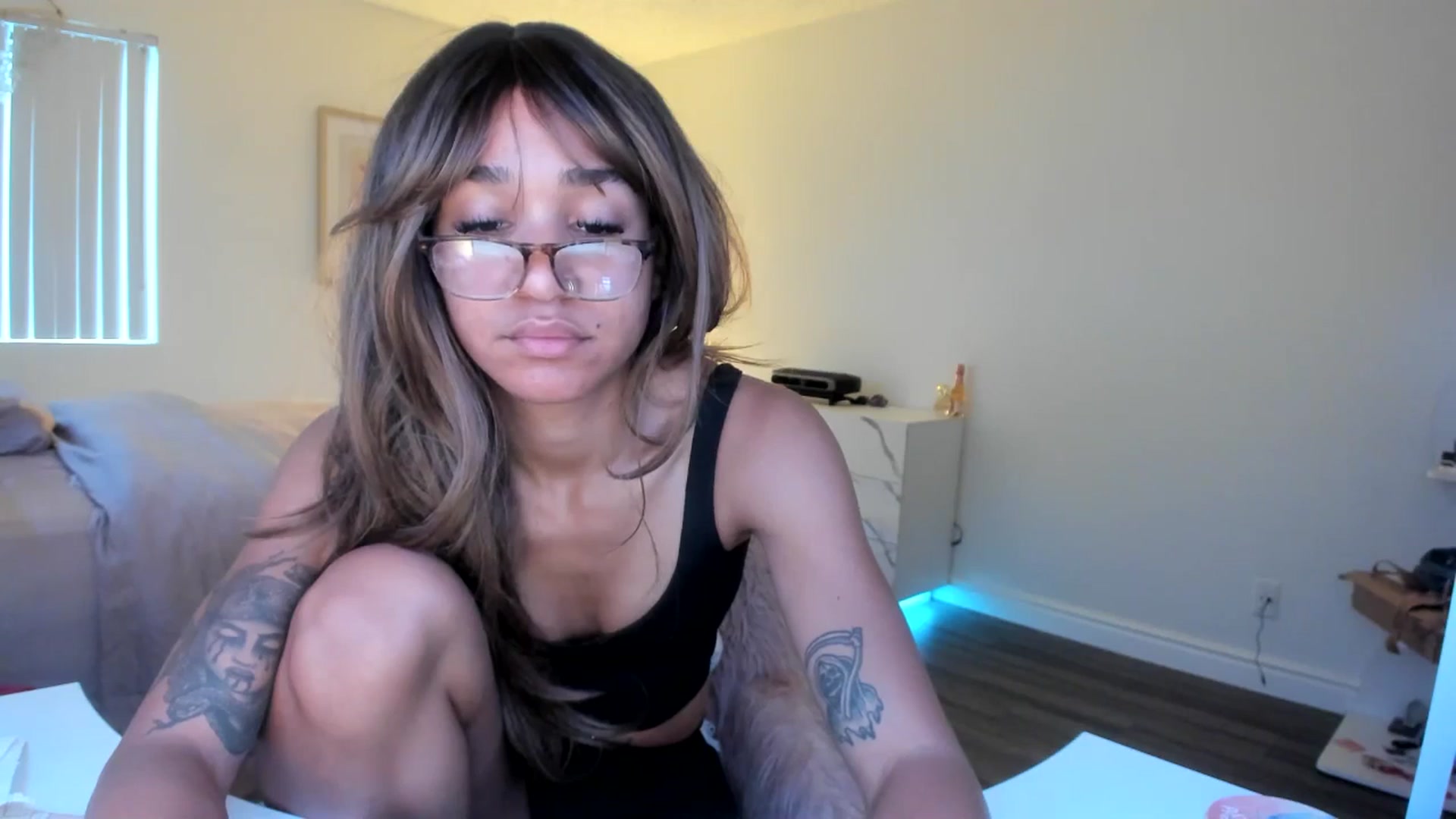 Gallery image thumbnail from KarmaLove's myfreecams stream on, 11/15/2025, 22:58 image 15 of 20