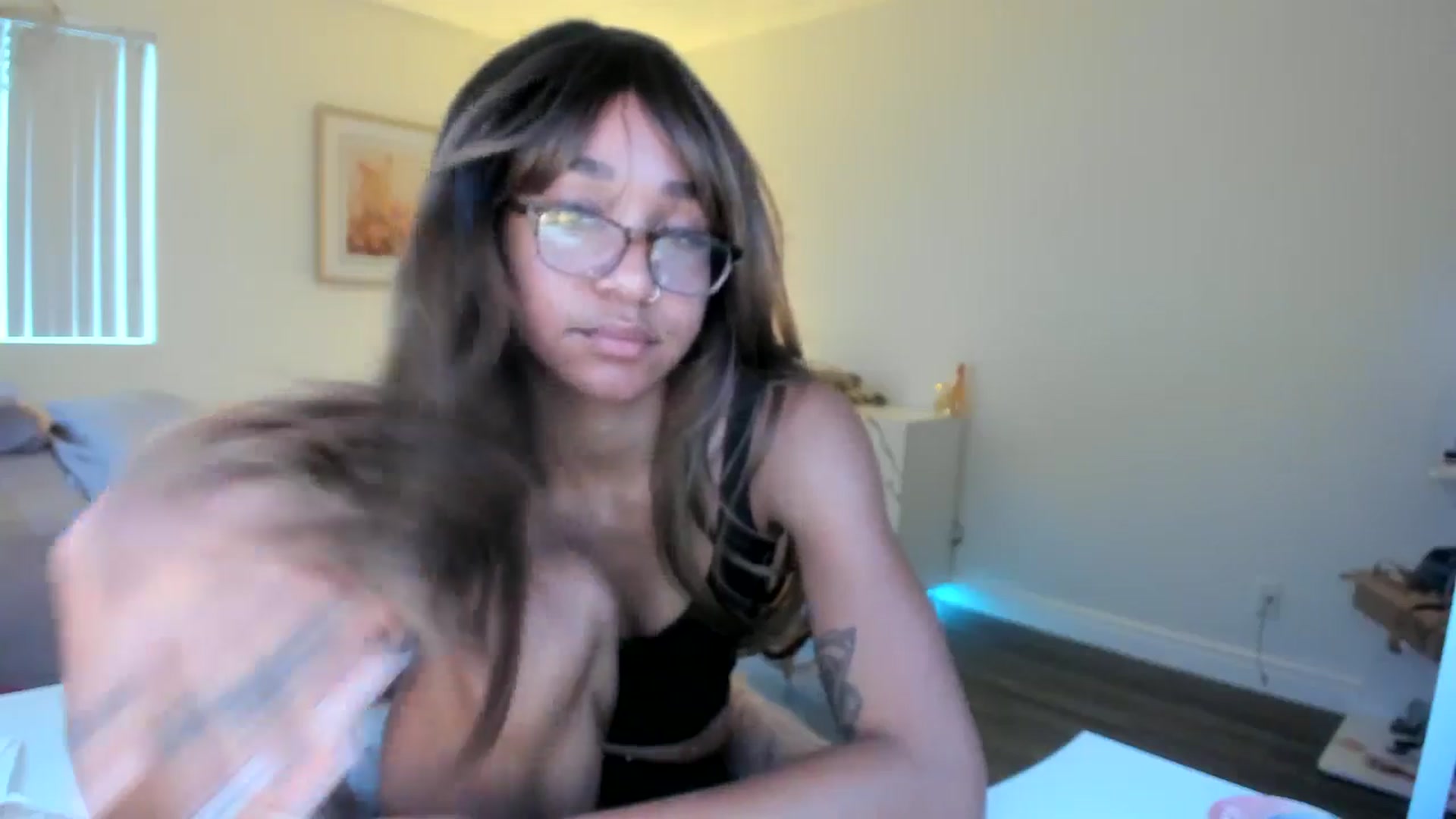 Gallery image thumbnail from KarmaLove's myfreecams stream on, 11/15/2025, 22:58 image 19 of 20