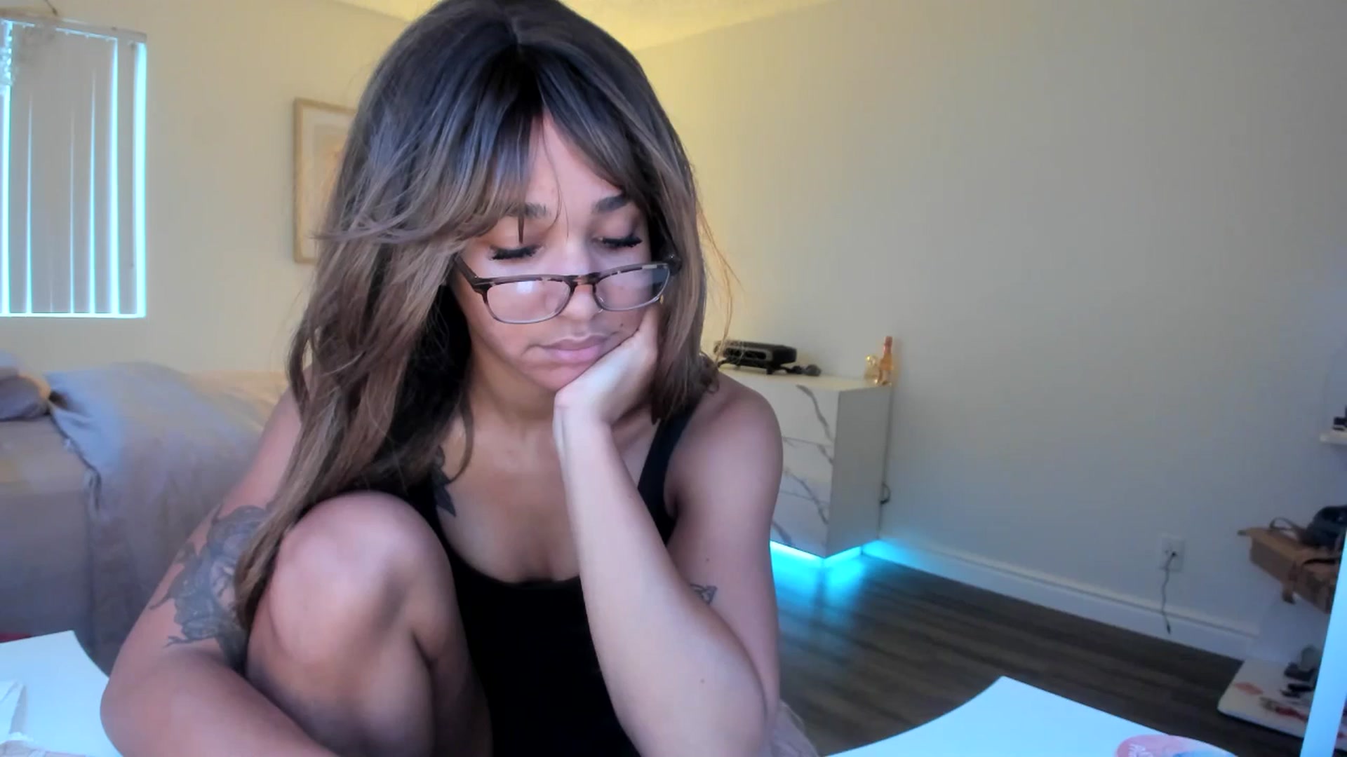 Gallery image thumbnail from KarmaLove's myfreecams stream on, 11/15/2025, 22:58 image 10 of 20
