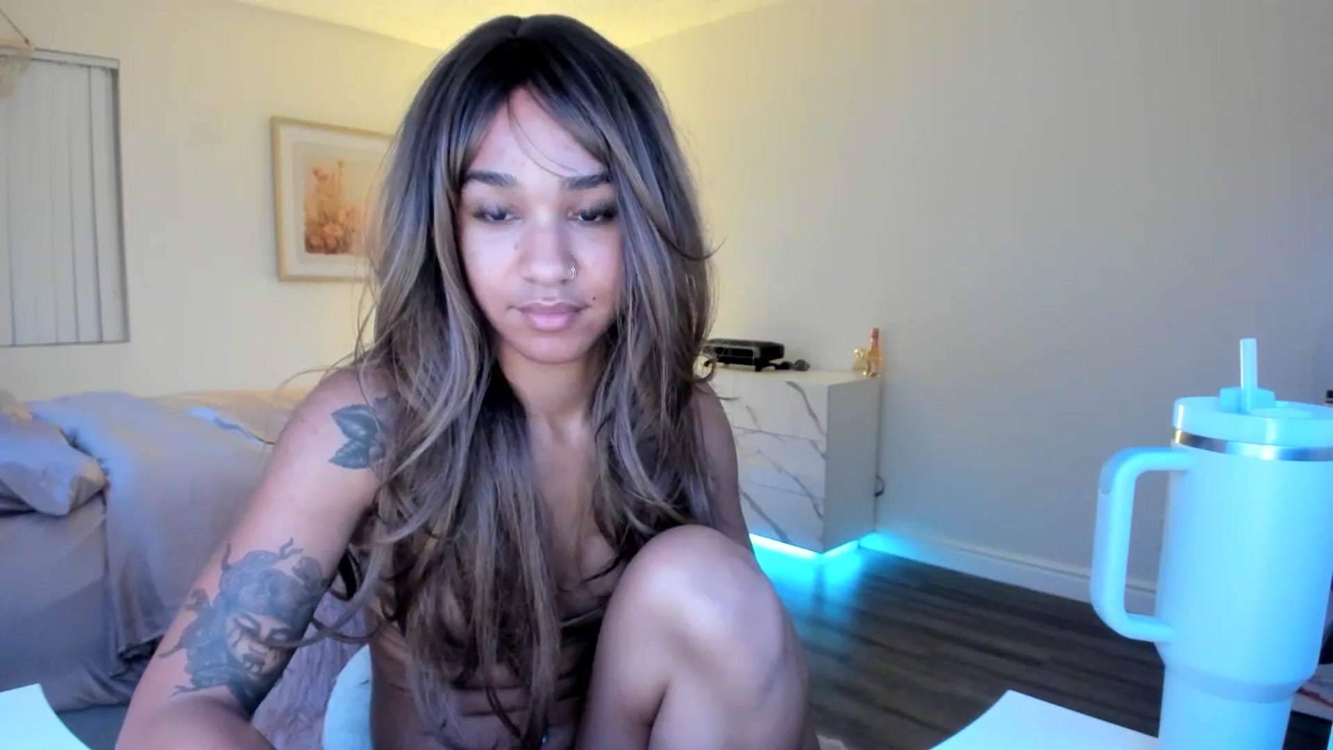 Gallery image thumbnail from KarmaLove's myfreecams stream on, 11/16/2025, 04:01 image 4 of 20