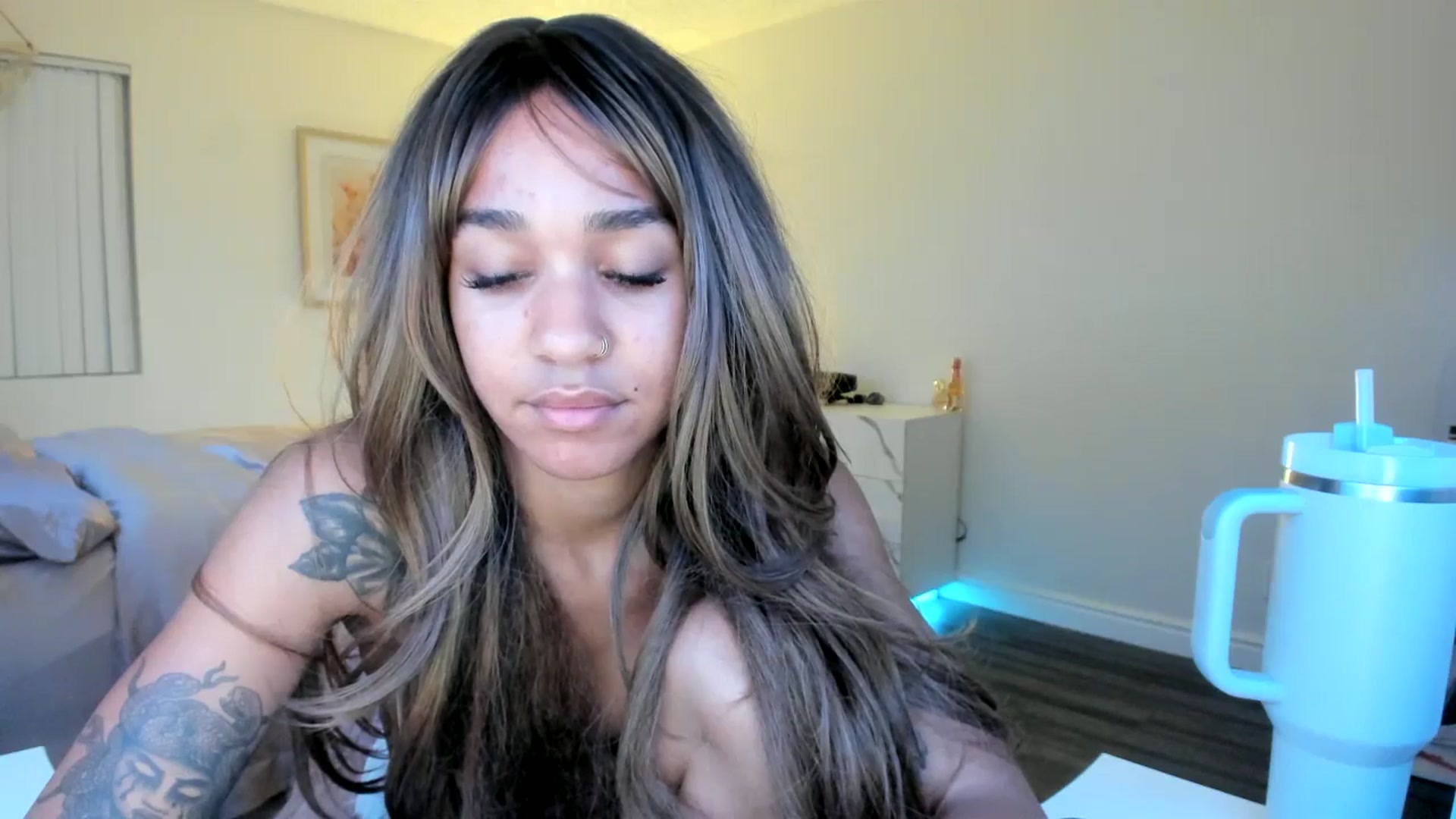 Gallery image thumbnail from KarmaLove's myfreecams stream on, 11/16/2025, 04:01 image 16 of 20