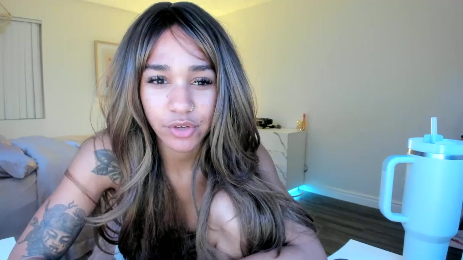 Gallery image thumbnail from KarmaLove's myfreecams stream on, 11/16/2025, 04:01 image 13 of 20