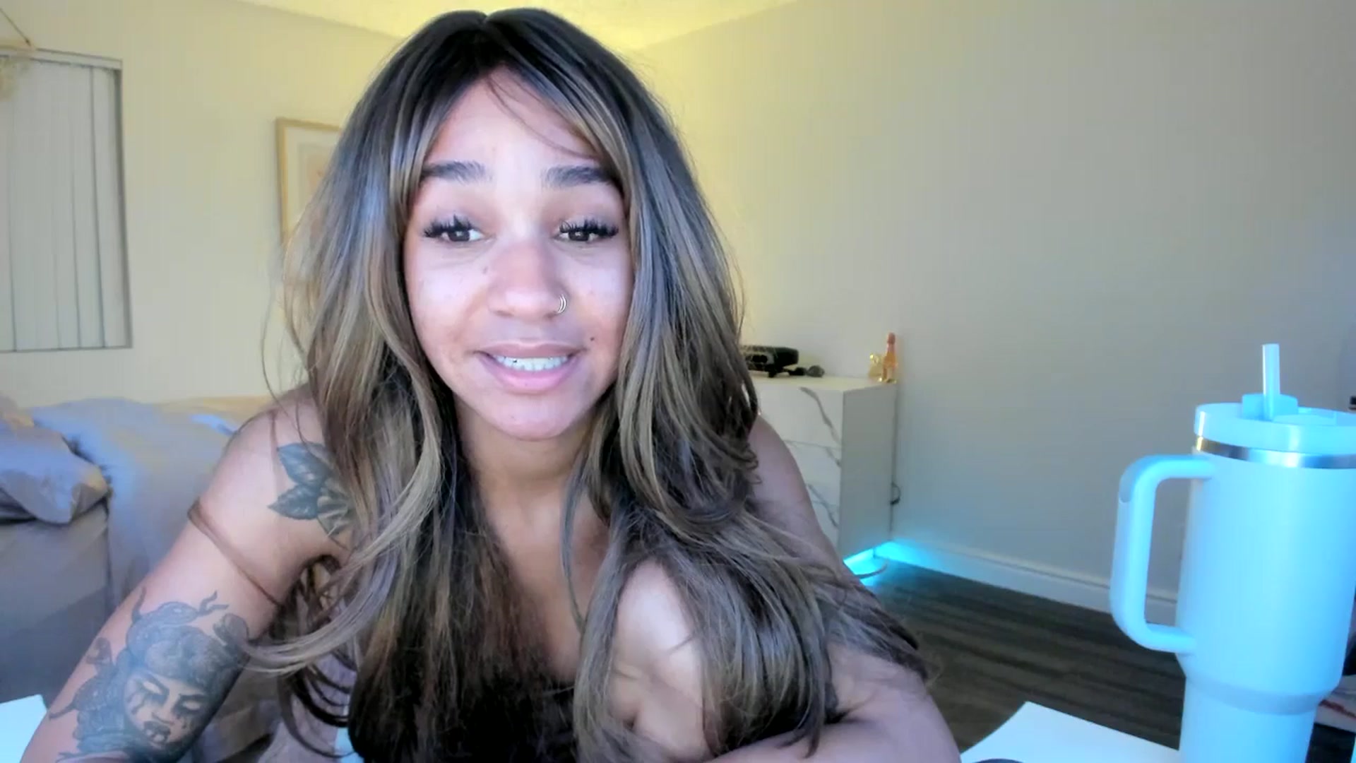 Gallery image thumbnail from KarmaLove's myfreecams stream on, 11/16/2025, 04:01 image 14 of 20