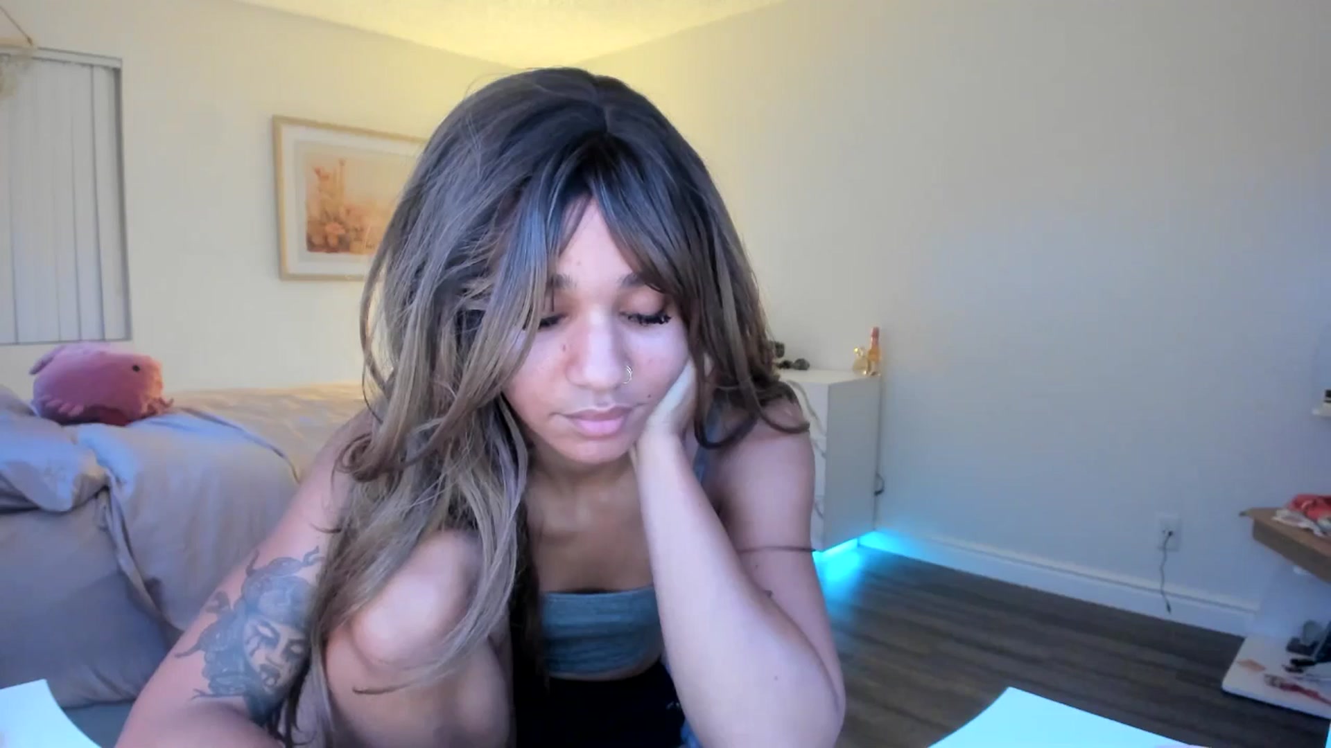 Gallery image thumbnail from KarmaLove's myfreecams stream on, 11/16/2025, 06:46 image 5 of 20