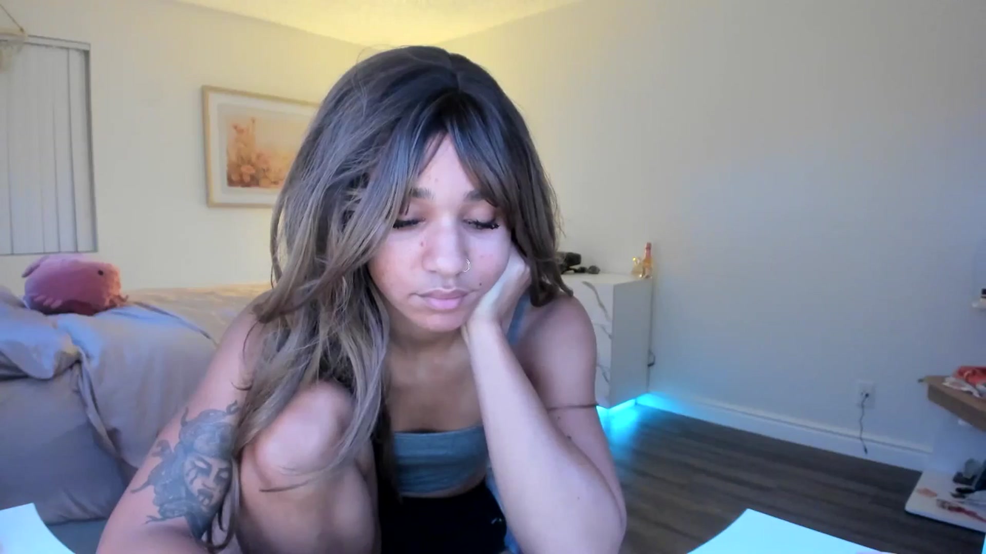Gallery image thumbnail from KarmaLove's myfreecams stream on, 11/16/2025, 06:46 image 2 of 20