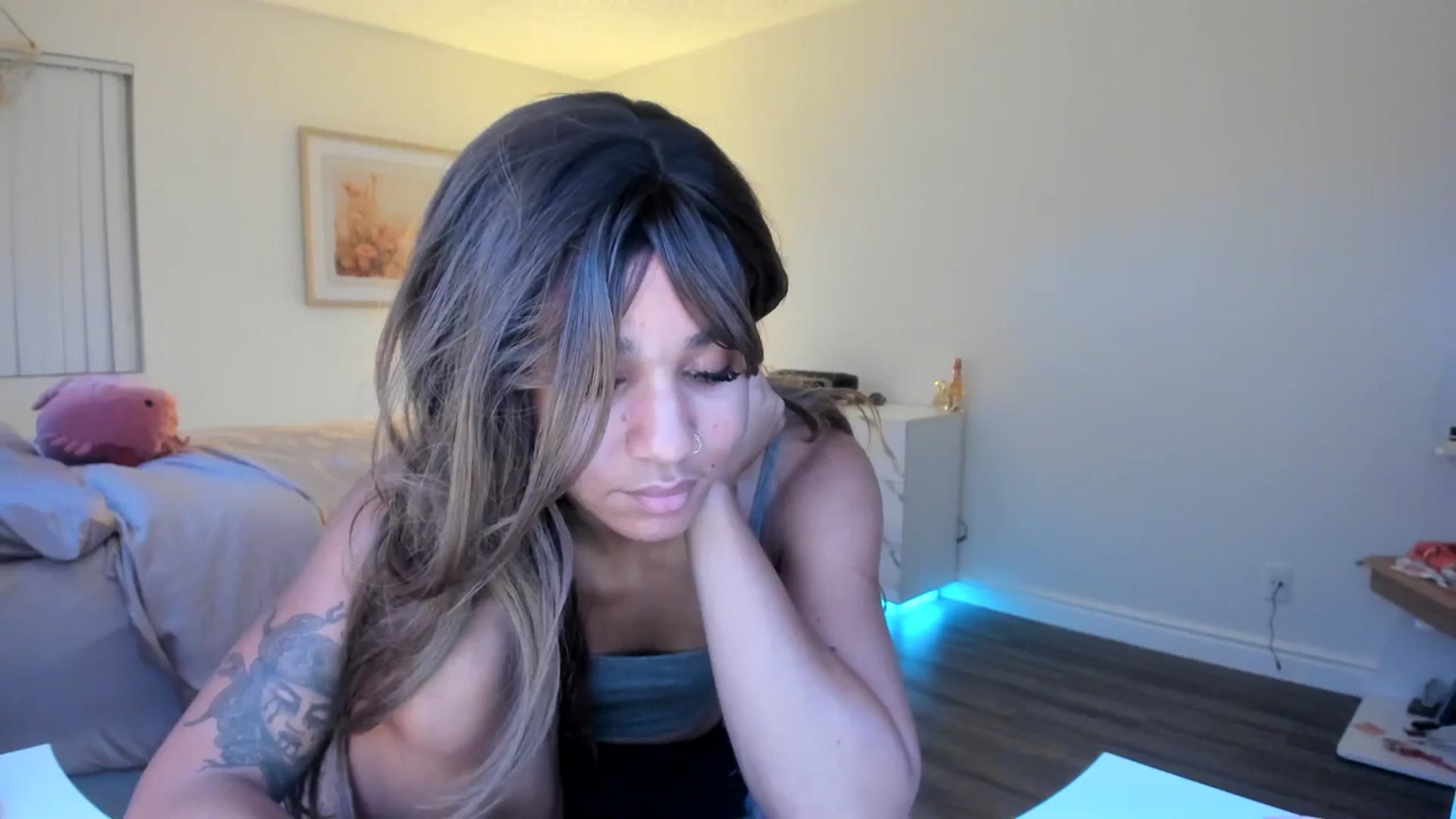 Gallery image thumbnail from KarmaLove's myfreecams stream on, 11/16/2025, 06:46 image 6 of 20
