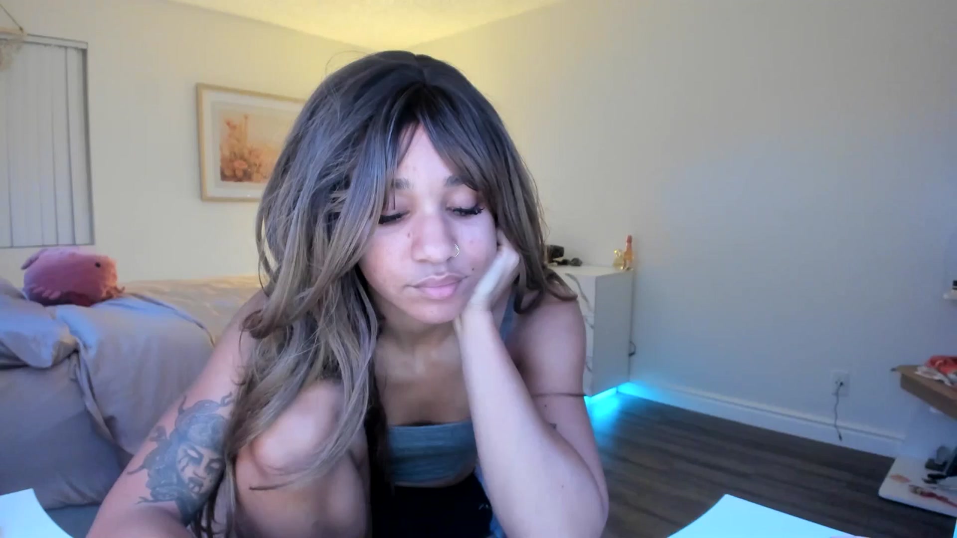 Gallery image thumbnail from KarmaLove's myfreecams stream on, 11/16/2025, 06:46 image 4 of 20