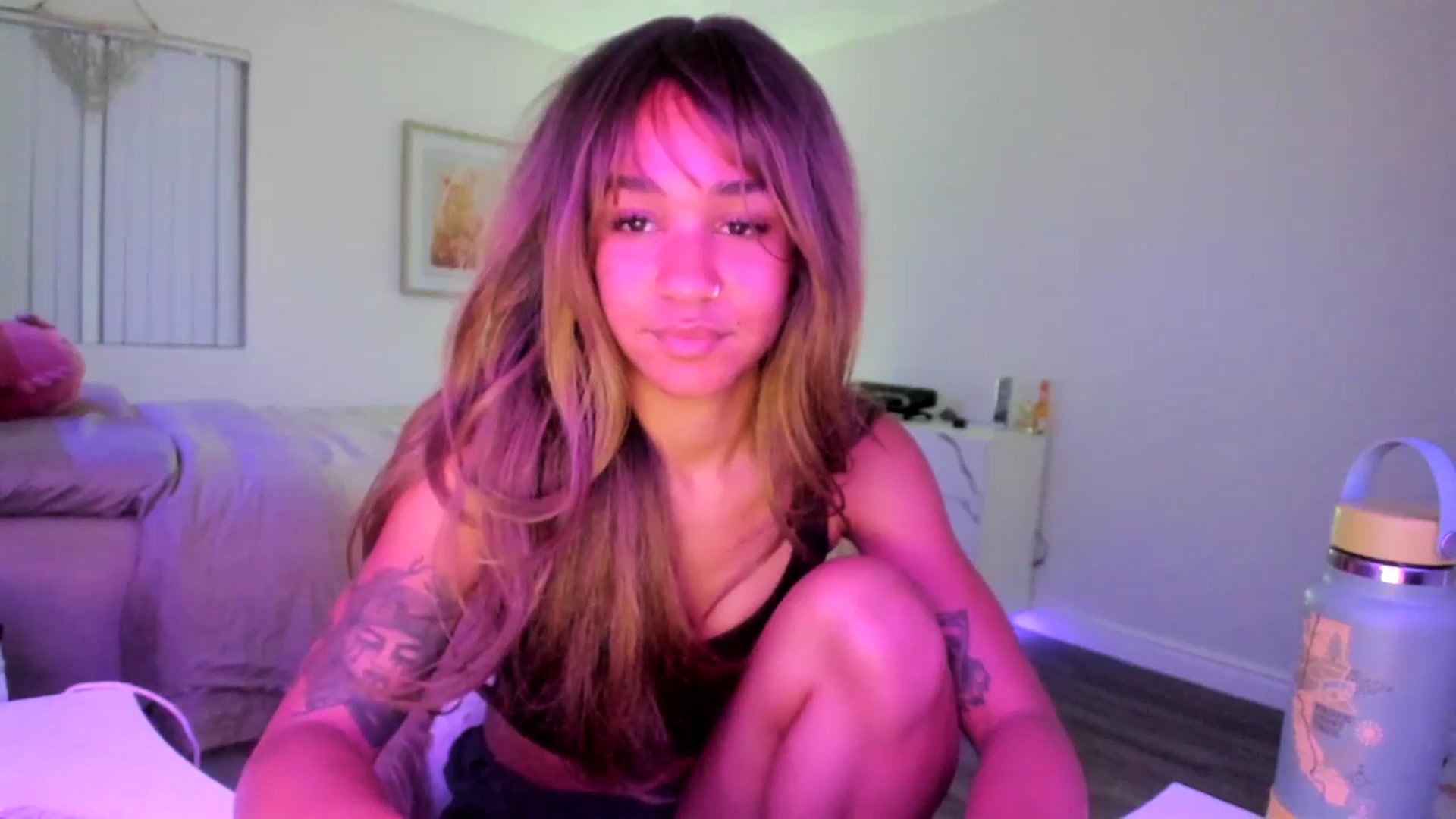 Gallery image thumbnail from KarmaLove's myfreecams stream on, 11/21/2025, 05:00 image 7 of 20