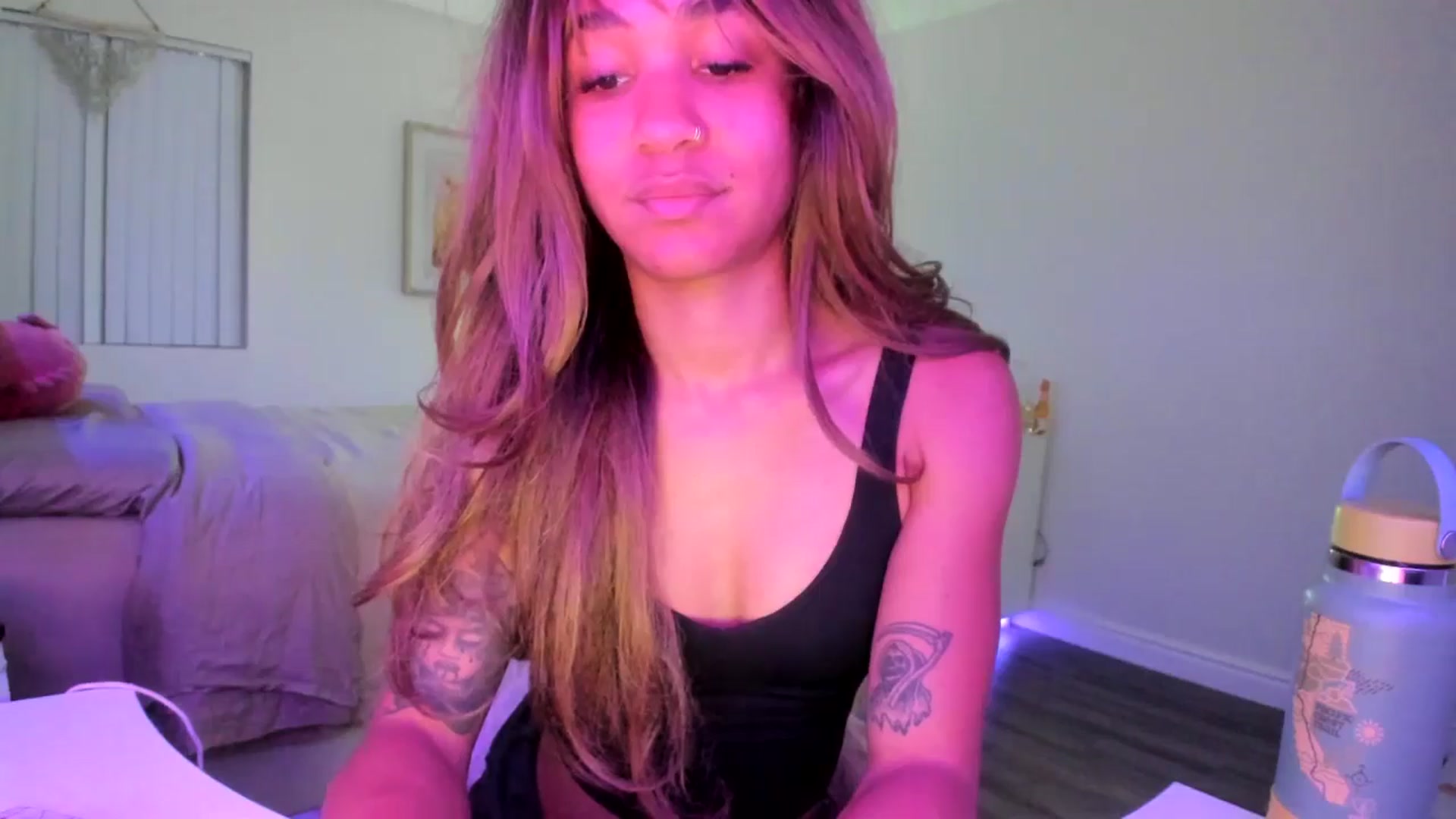 Gallery image thumbnail from KarmaLove's myfreecams stream on, 11/21/2025, 05:00 image 5 of 20