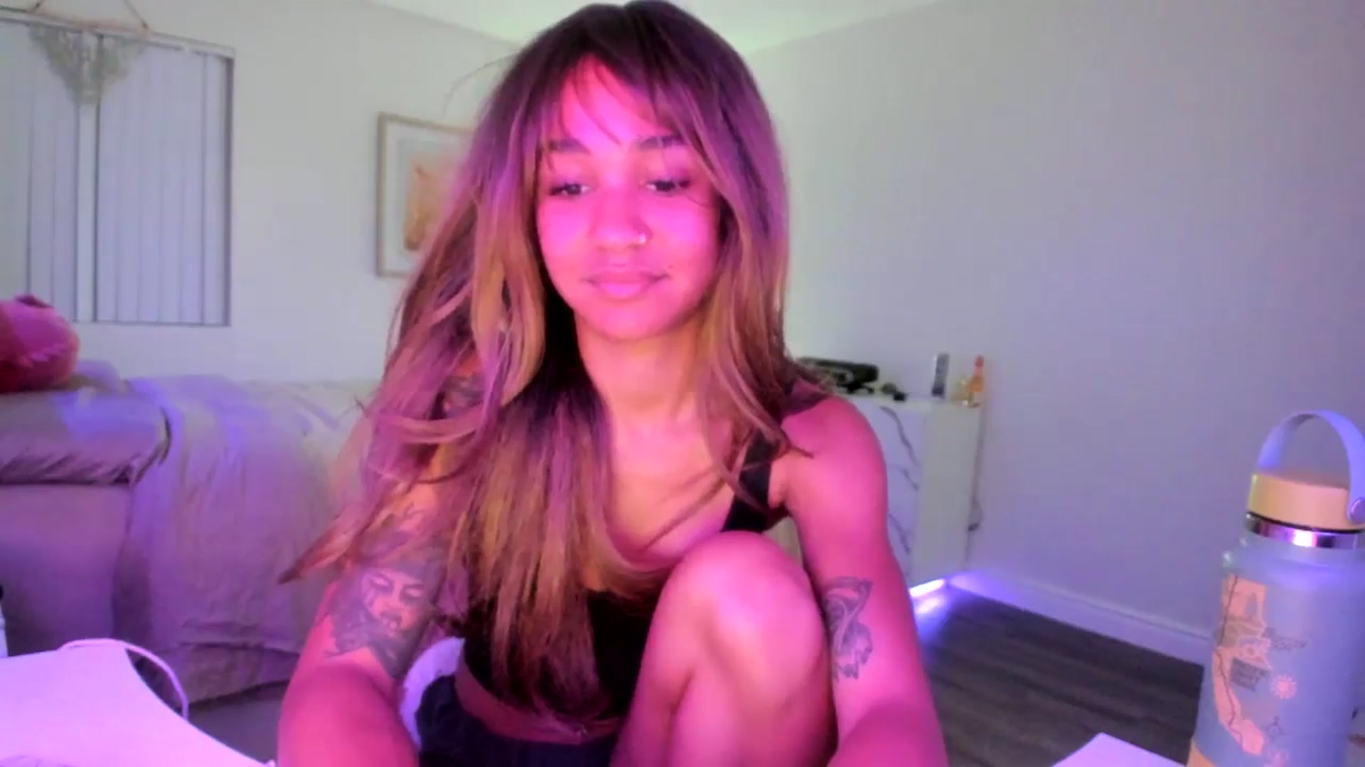 Gallery image thumbnail from KarmaLove's myfreecams stream on, 11/21/2025, 05:00 image 6 of 20