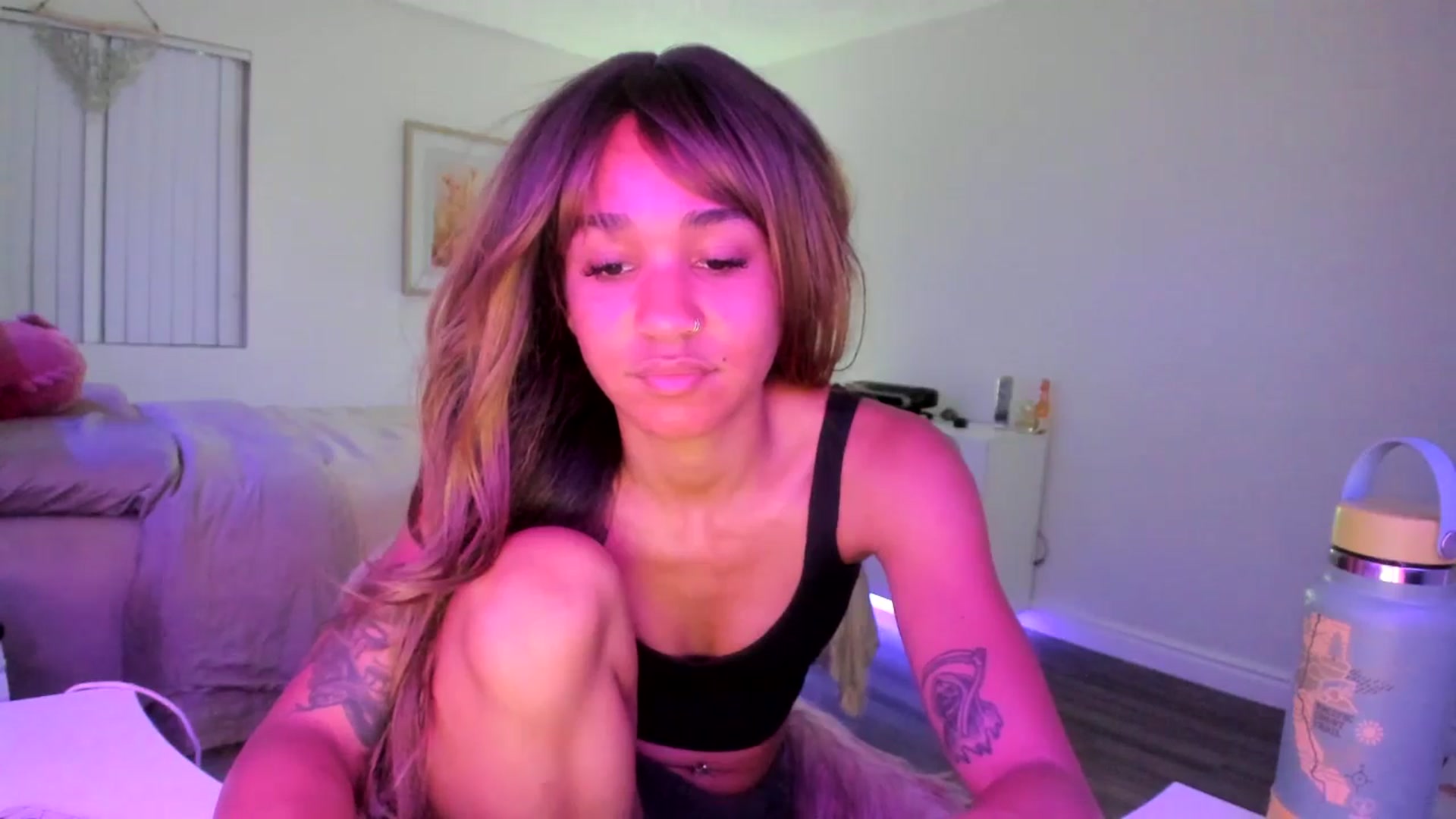 Gallery image thumbnail from KarmaLove's myfreecams stream on, 11/21/2025, 05:00 image 19 of 20
