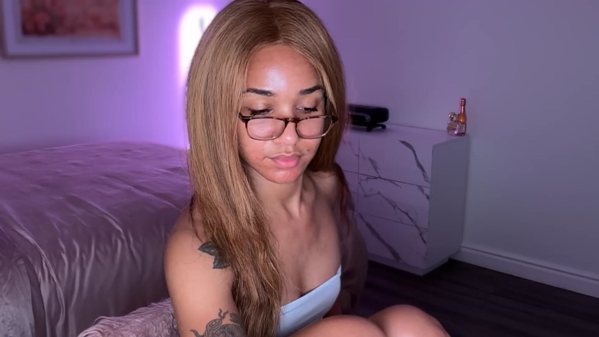 Gallery image thumbnail from KarmaLove's myfreecams stream on, 02/01/2026, 09:09 image 18 of 20