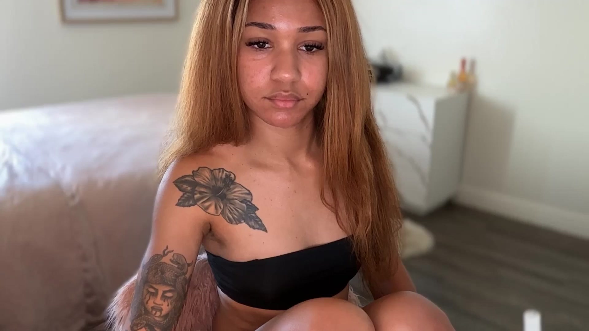 Gallery image thumbnail from KarmaLove's myfreecams stream on, 03/27/2026, 18:23 image 20 of 20