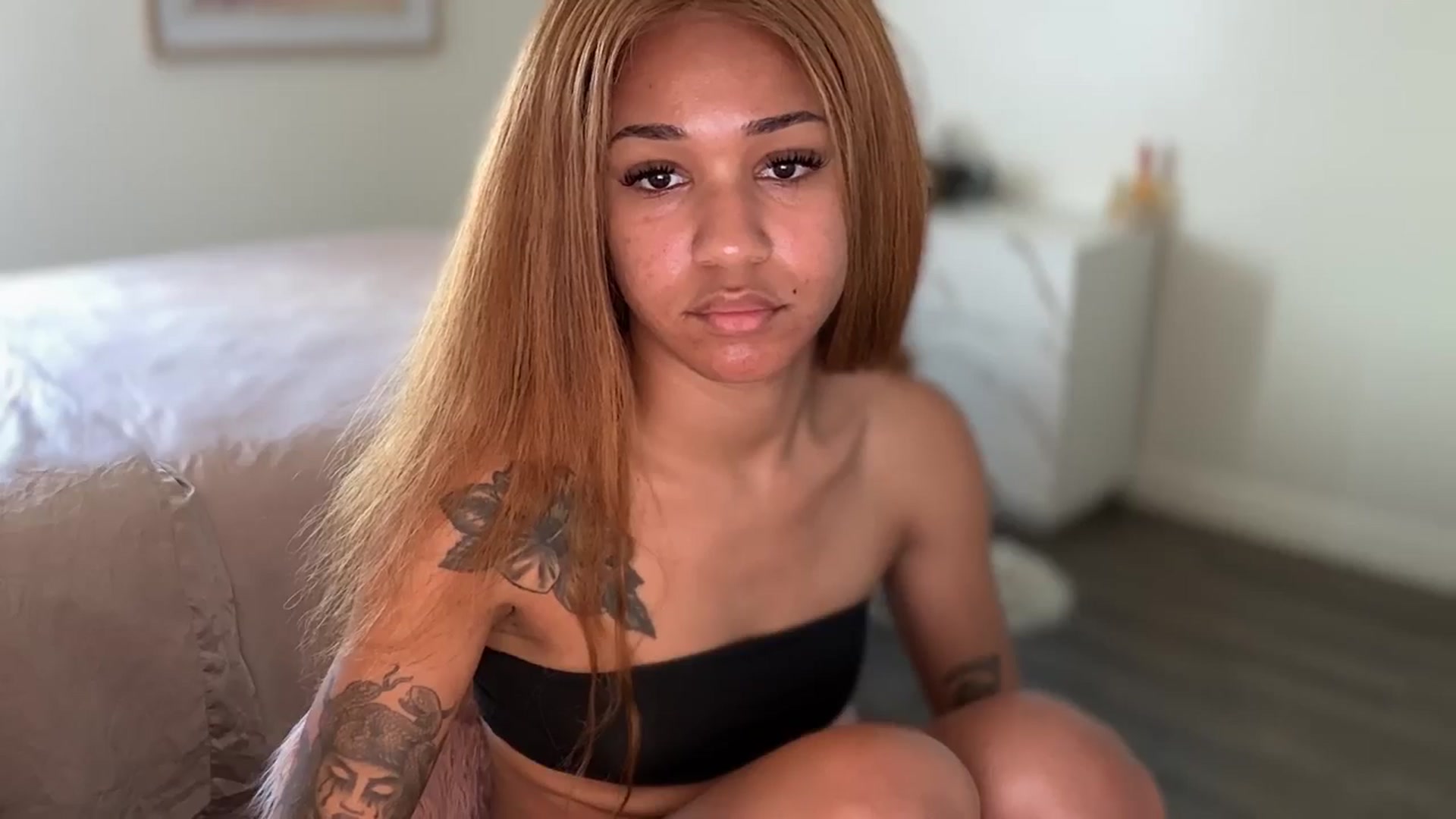 Gallery image thumbnail from KarmaLove's myfreecams stream on, 03/27/2026, 18:23 image 3 of 20