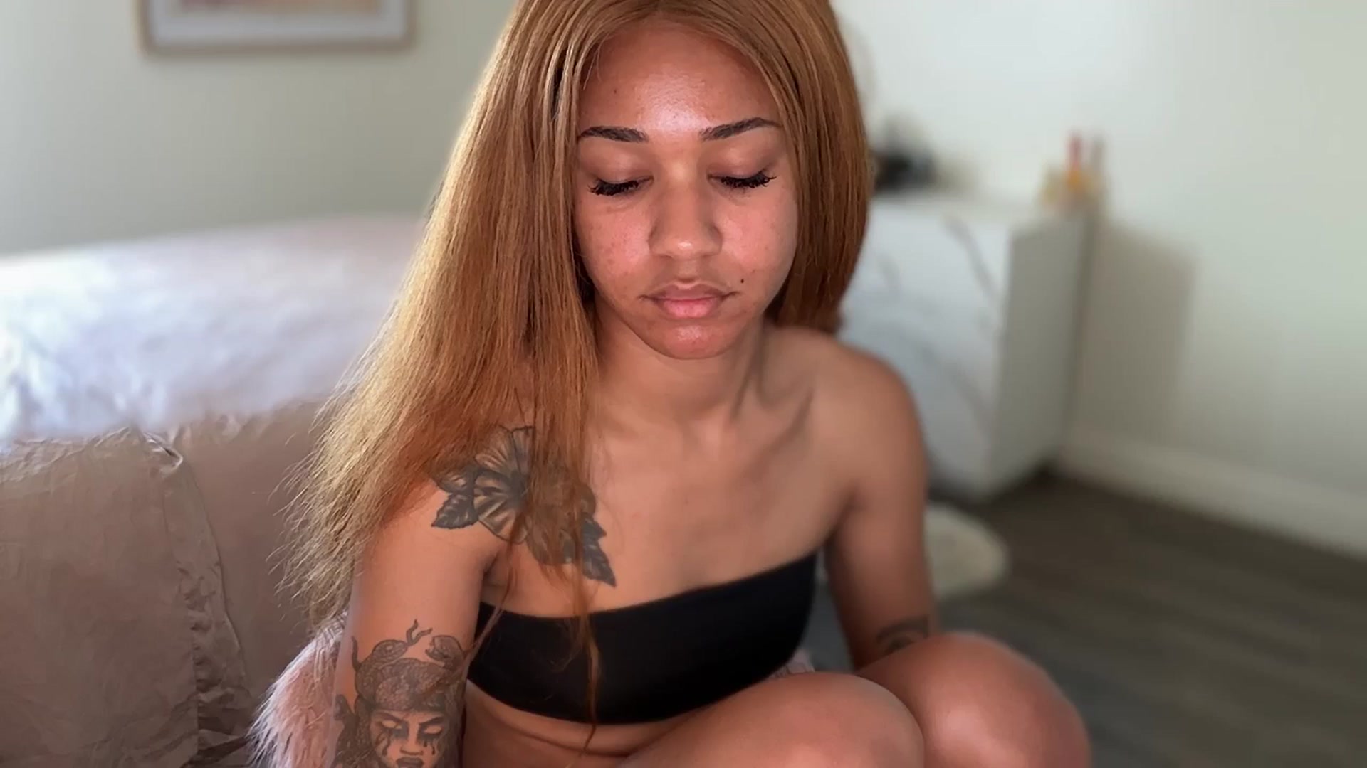 Gallery image thumbnail from KarmaLove's myfreecams stream on, 03/27/2026, 18:23 image 1 of 20