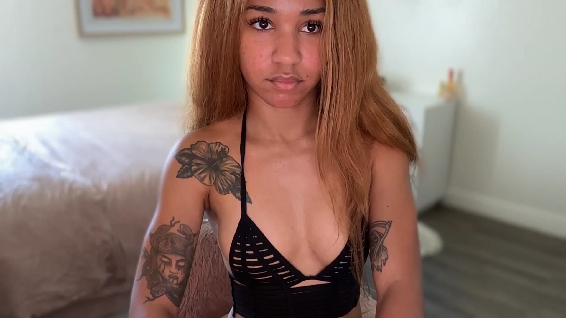 Gallery image thumbnail from KarmaLove's myfreecams stream on, 04/11/2026, 19:33 image 7 of 20