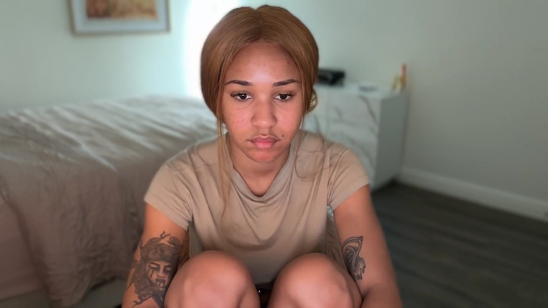 Gallery image thumbnail from KarmaLove's myfreecams stream on, 04/19/2026, 03:58 image 17 of 20