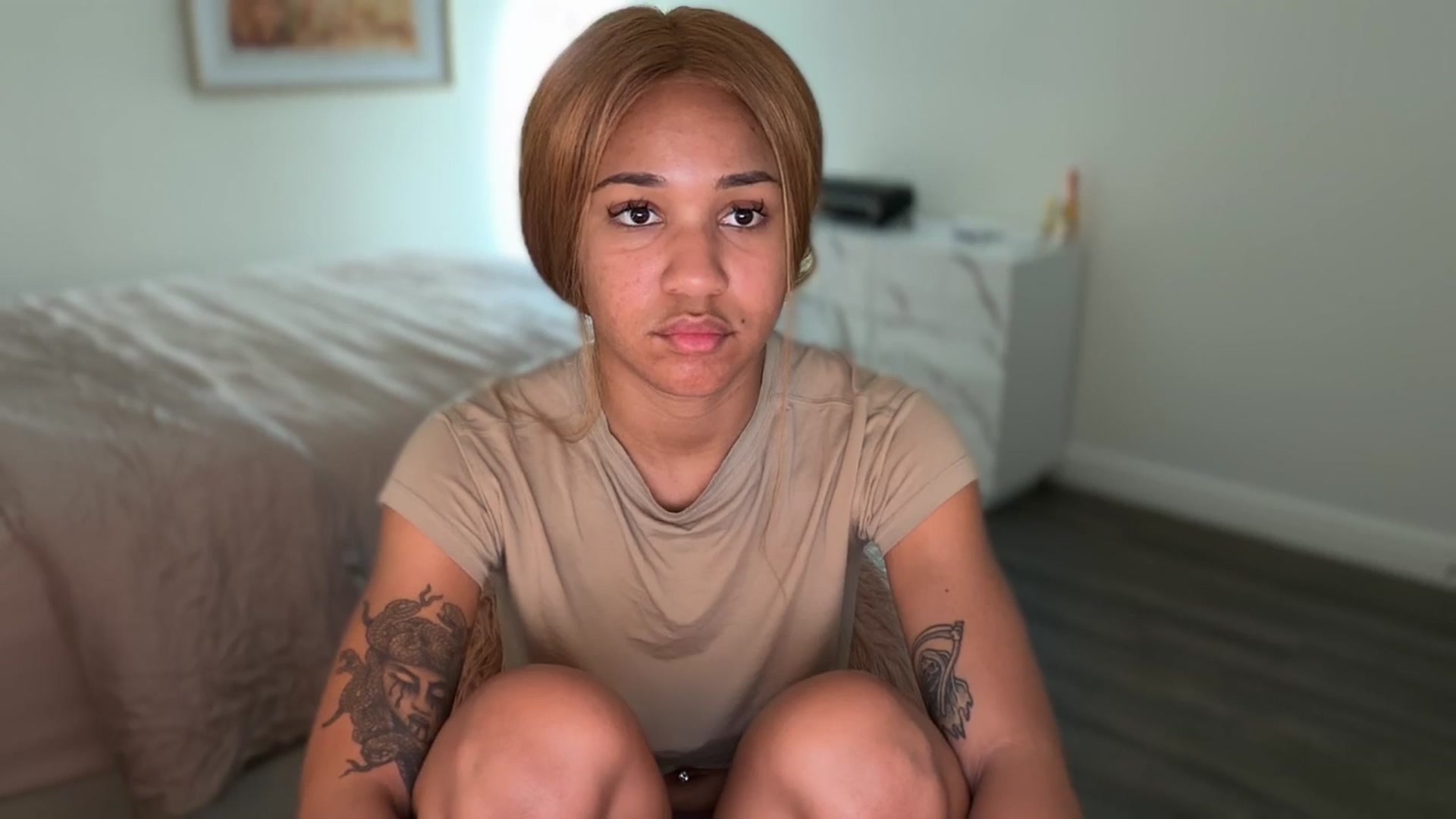 Gallery image thumbnail from KarmaLove's myfreecams stream on, 04/19/2026, 03:58 image 12 of 20