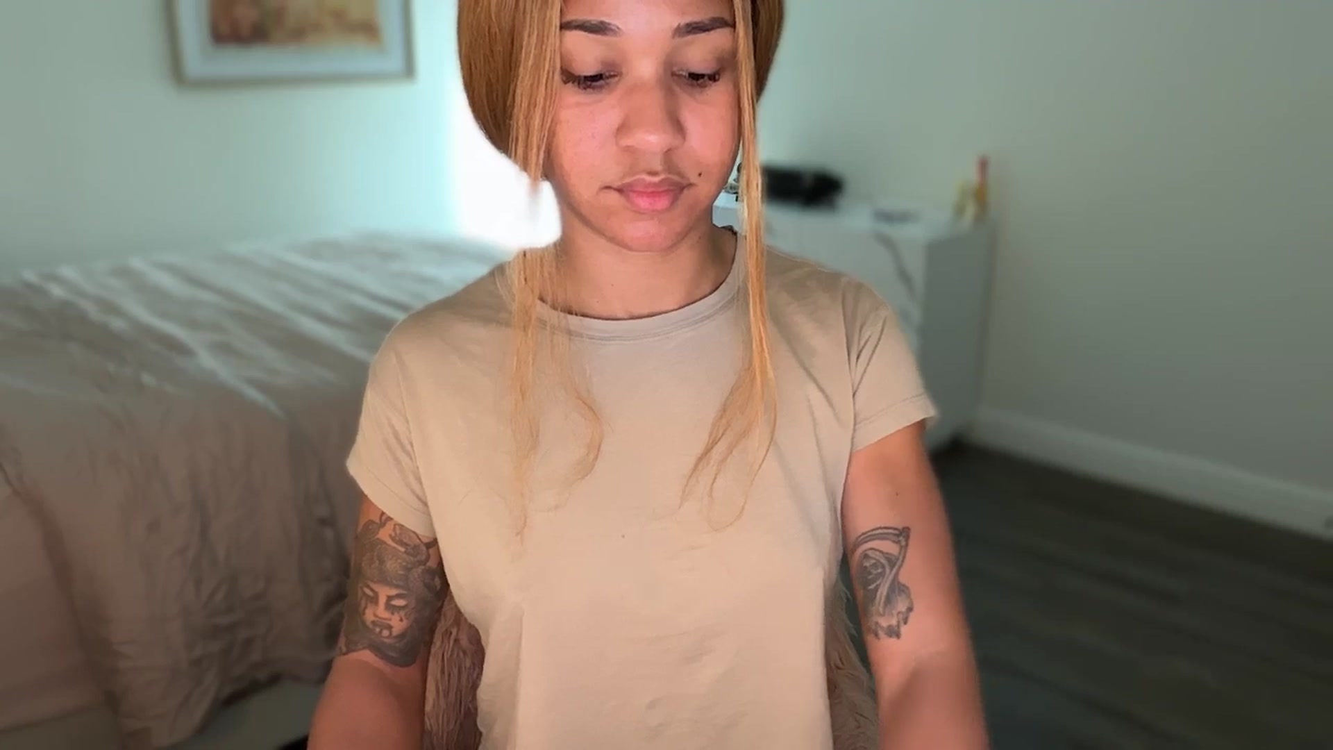 Gallery image thumbnail from KarmaLove's myfreecams stream on, 04/19/2026, 05:29 image 13 of 20