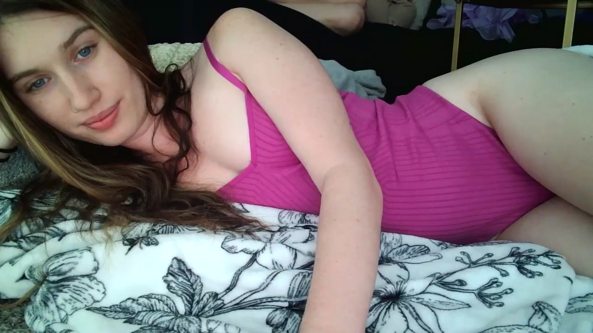 Gallery image thumbnail from KarmaRose222's myfreecams stream on, 09/22/2024, 17:52 image 13 of 20