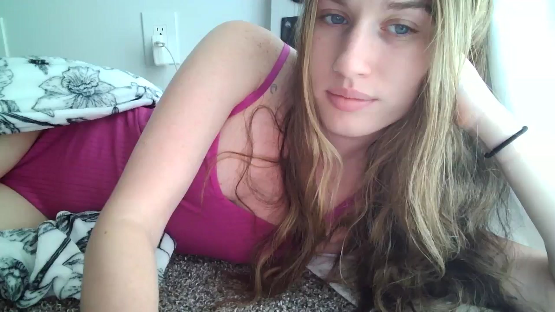 Gallery image thumbnail from KarmaRose222's myfreecams stream on, 09/22/2024, 17:52 image 4 of 20