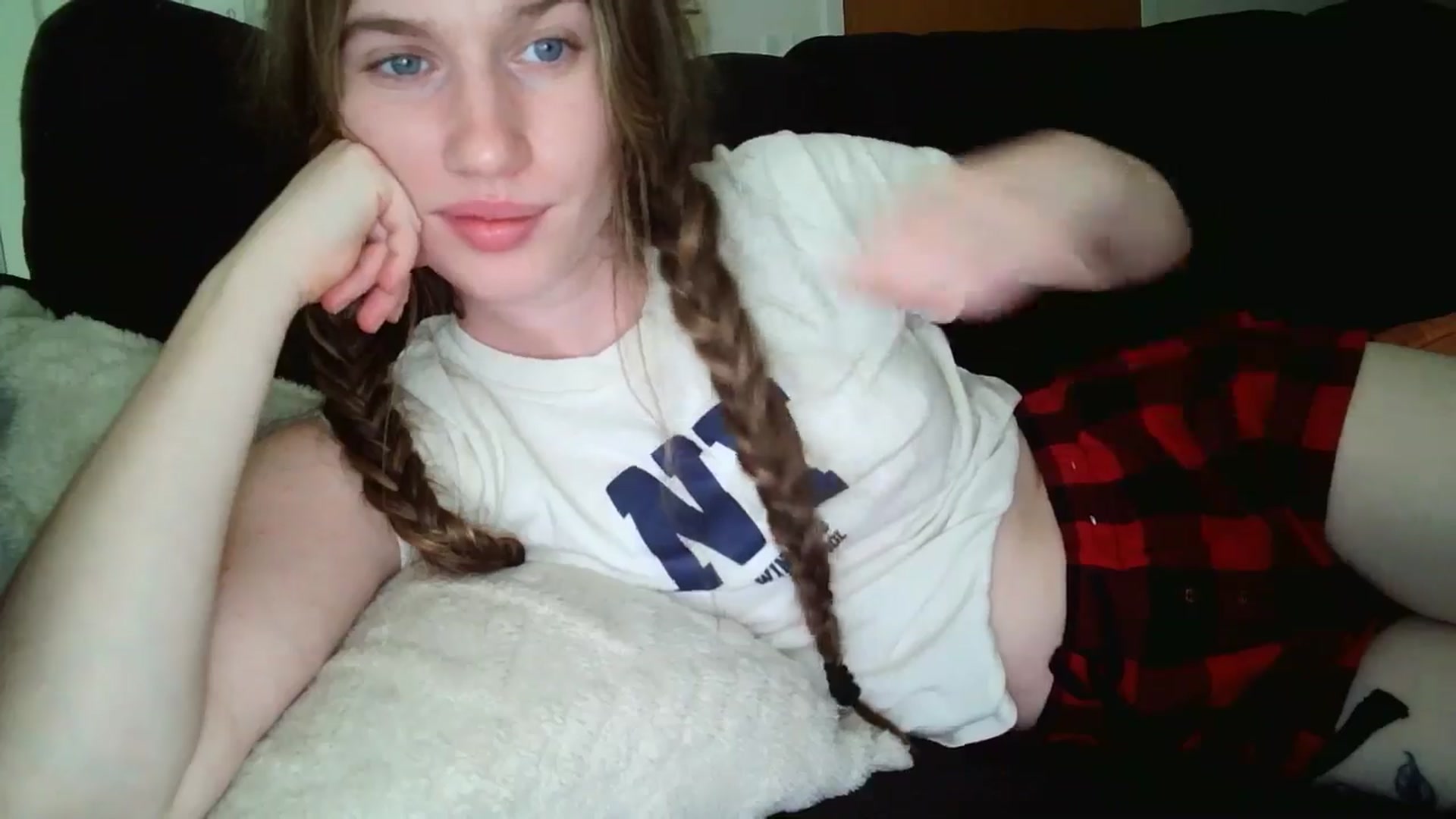 Gallery image thumbnail from KarmaRose222's myfreecams stream on, 10/06/2024, 16:34 image 12 of 20