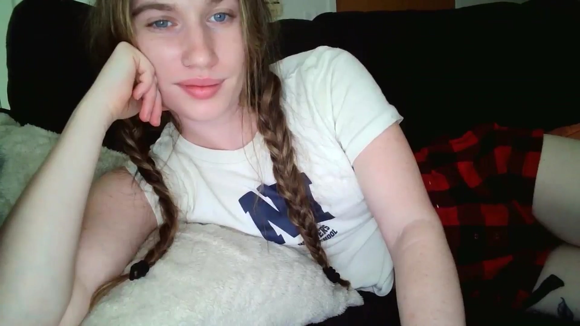 Gallery image thumbnail from KarmaRose222's myfreecams stream on, 10/06/2024, 16:34 image 13 of 20