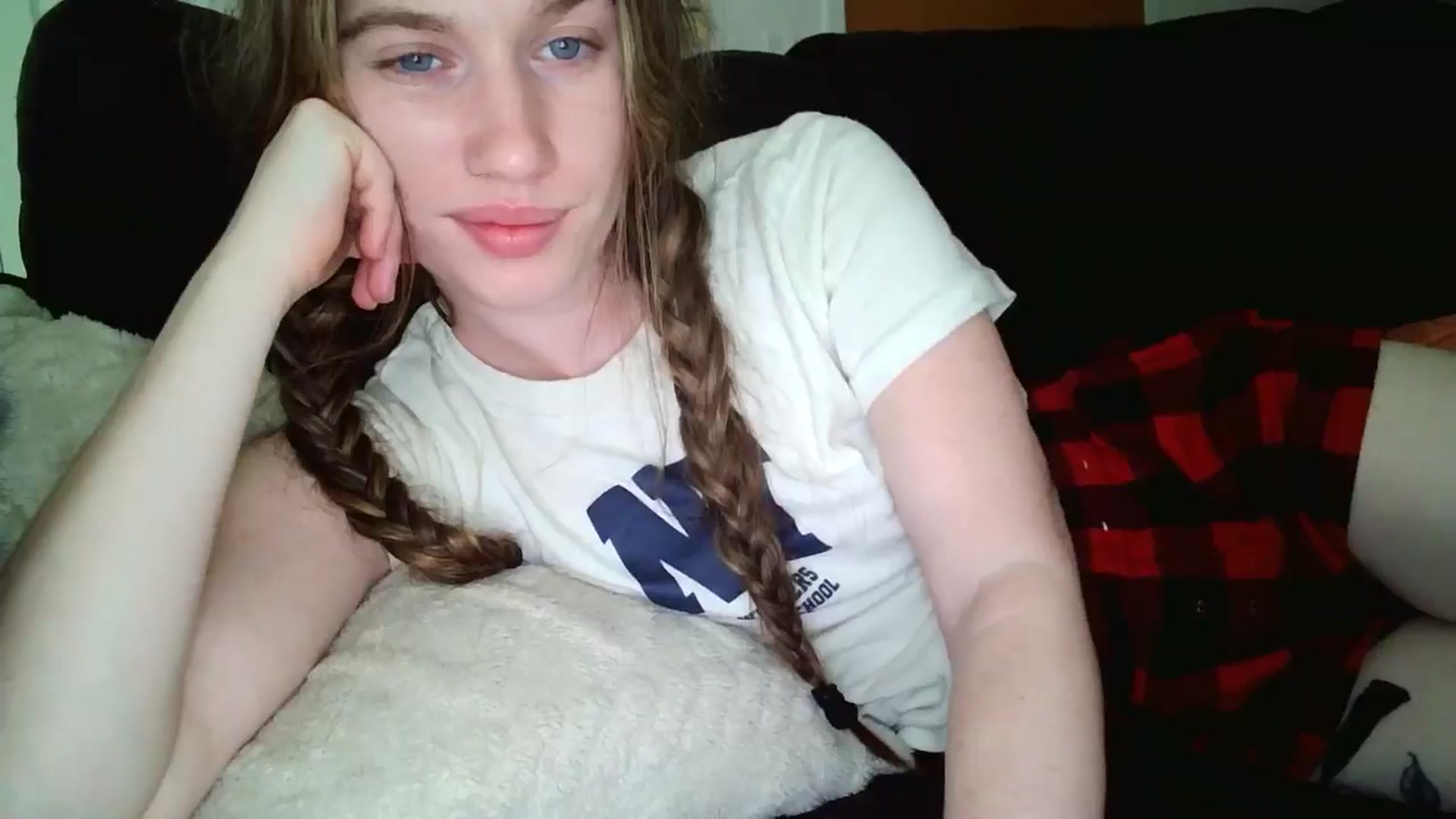 Gallery image thumbnail from KarmaRose222's myfreecams stream on, 10/06/2024, 16:34 image 10 of 20