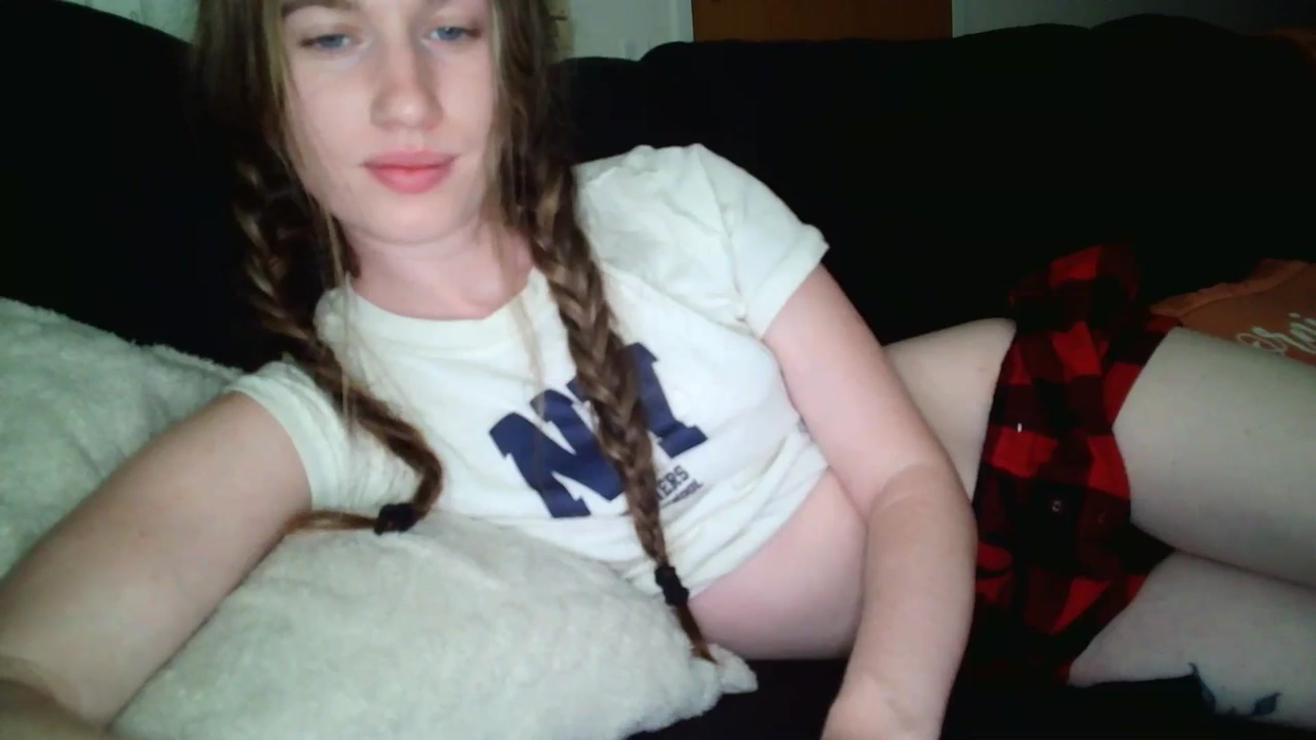 Gallery image thumbnail from KarmaRose222's myfreecams stream on, 10/06/2024, 16:34 image 18 of 20